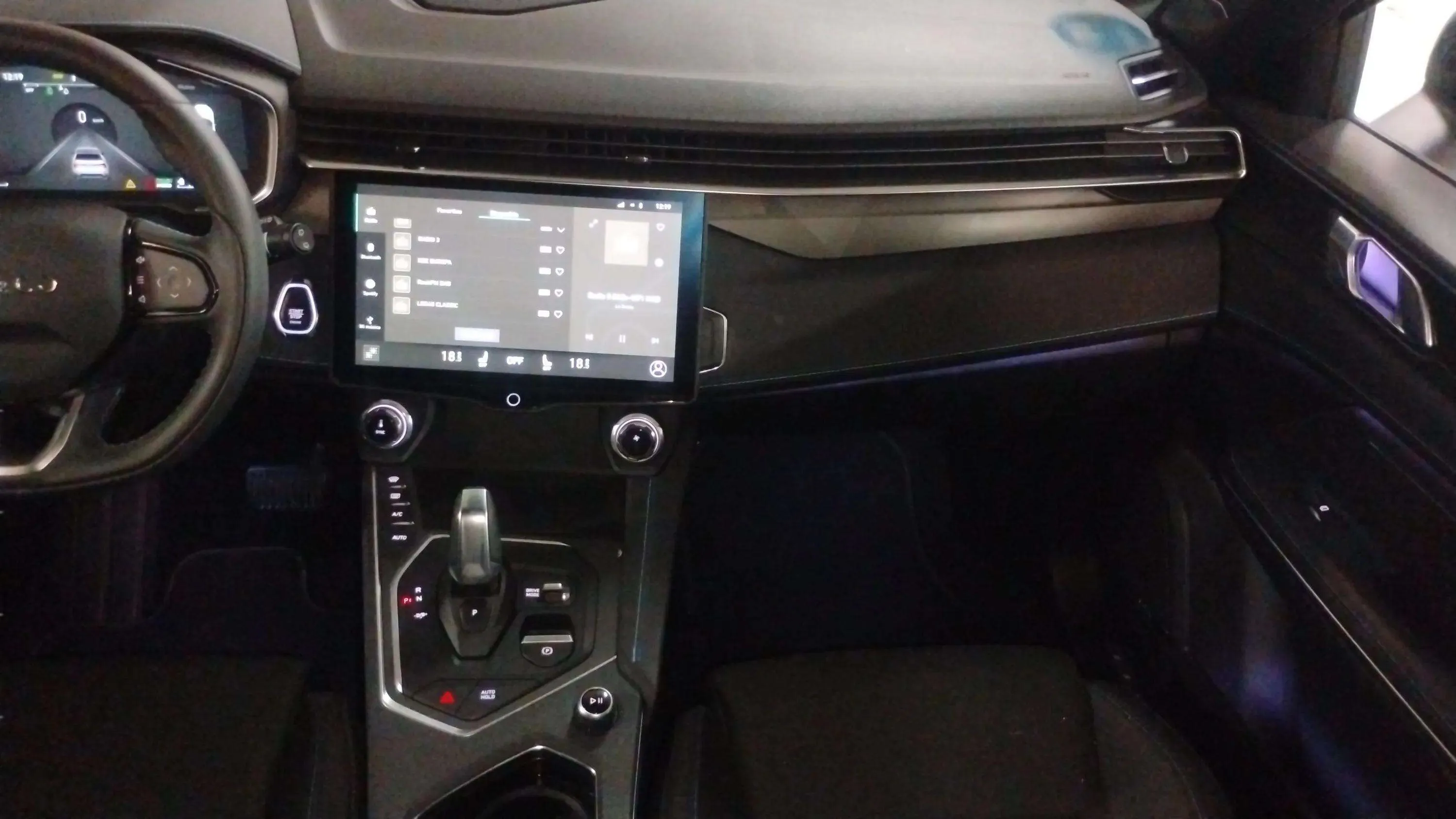 Lynk & Co 01 1.5 PHEV - foto 18