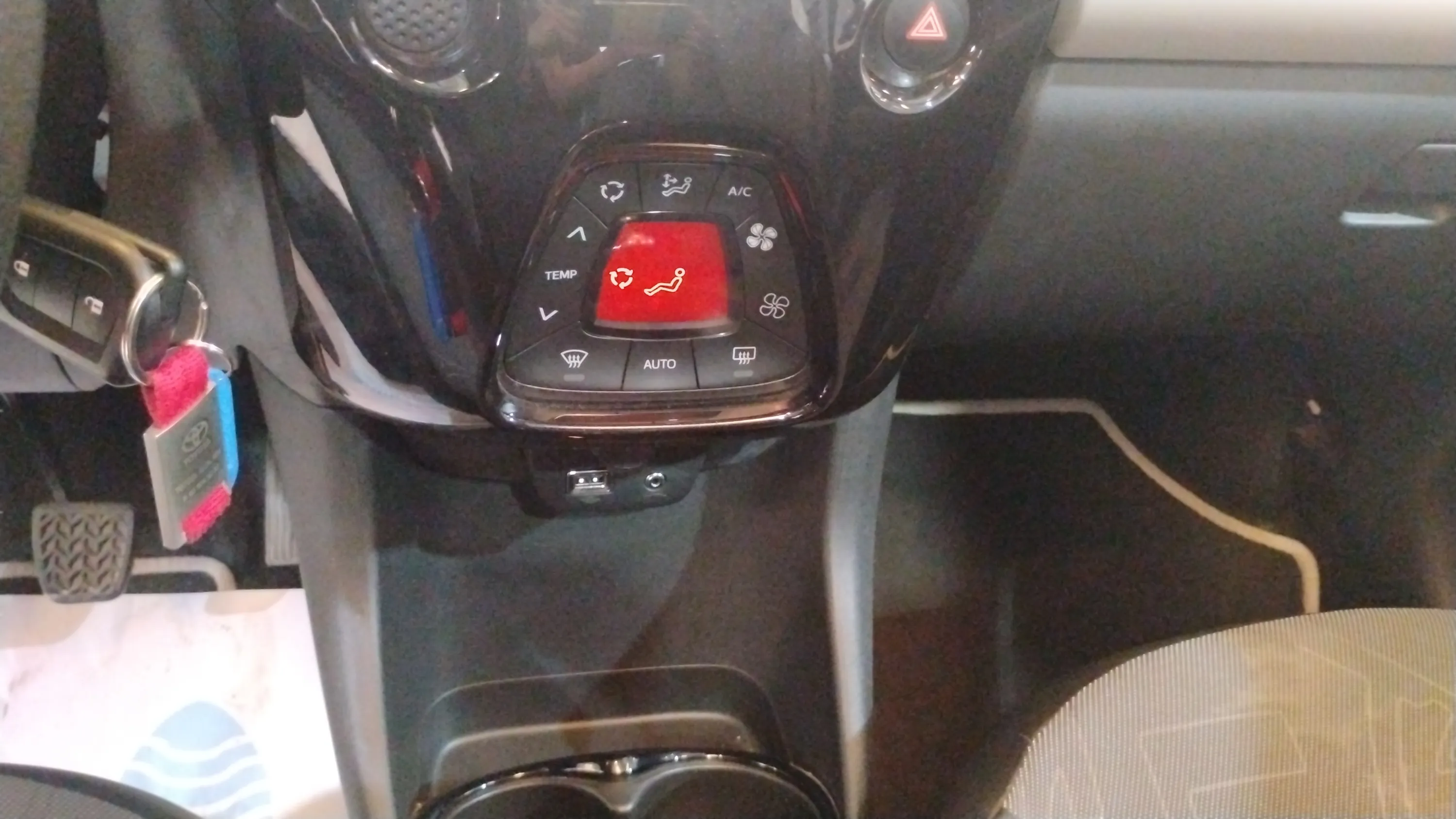 Toyota Aygo 1.0 70 x-wave - foto 21