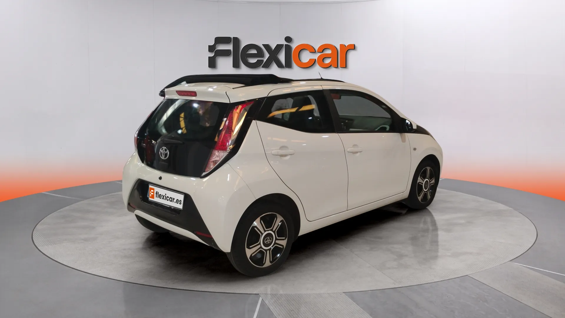 Toyota Aygo 1.0 70 x-wave - foto 6