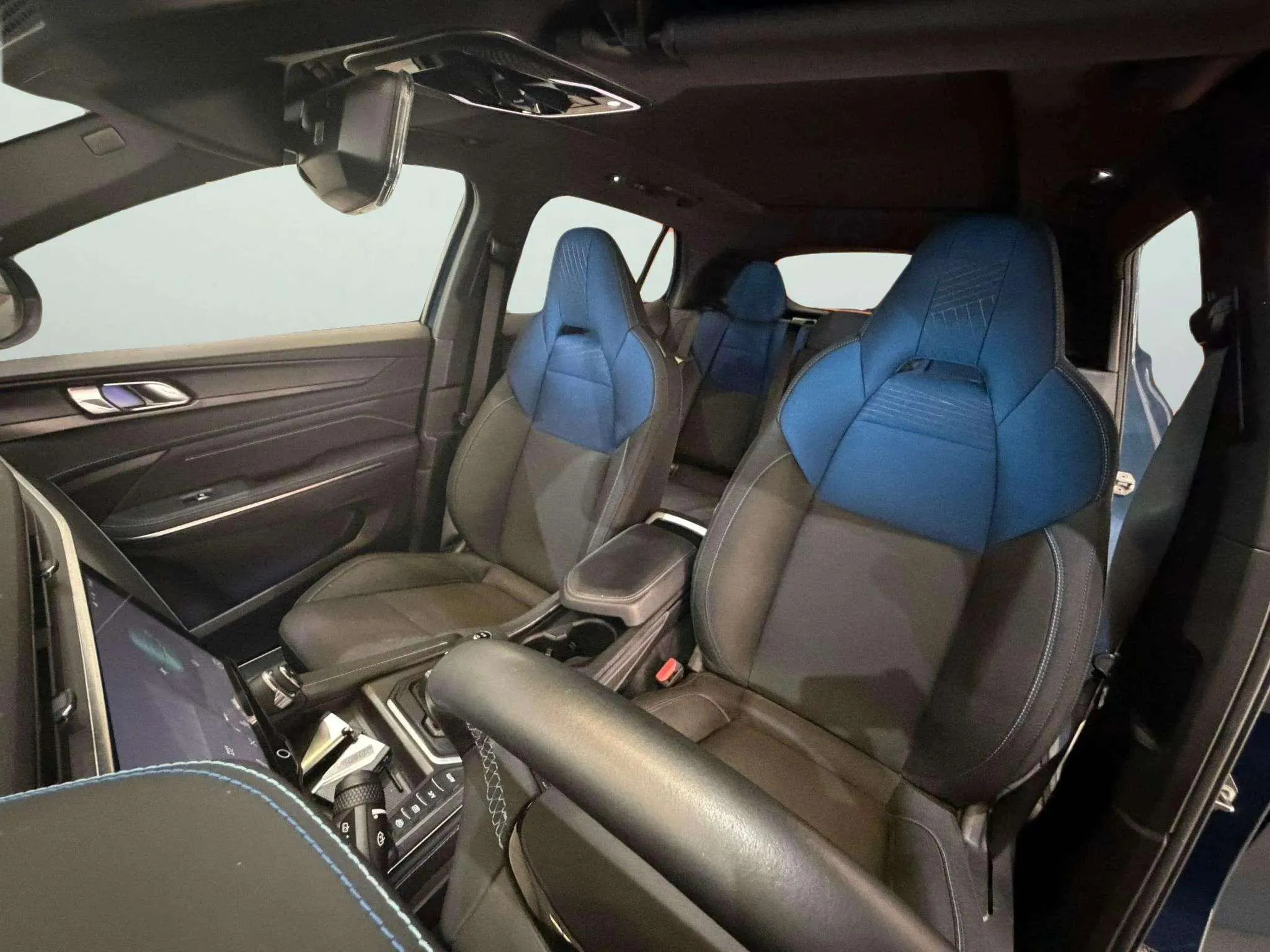Lynk & Co 01 1.5 PHEV - foto 12