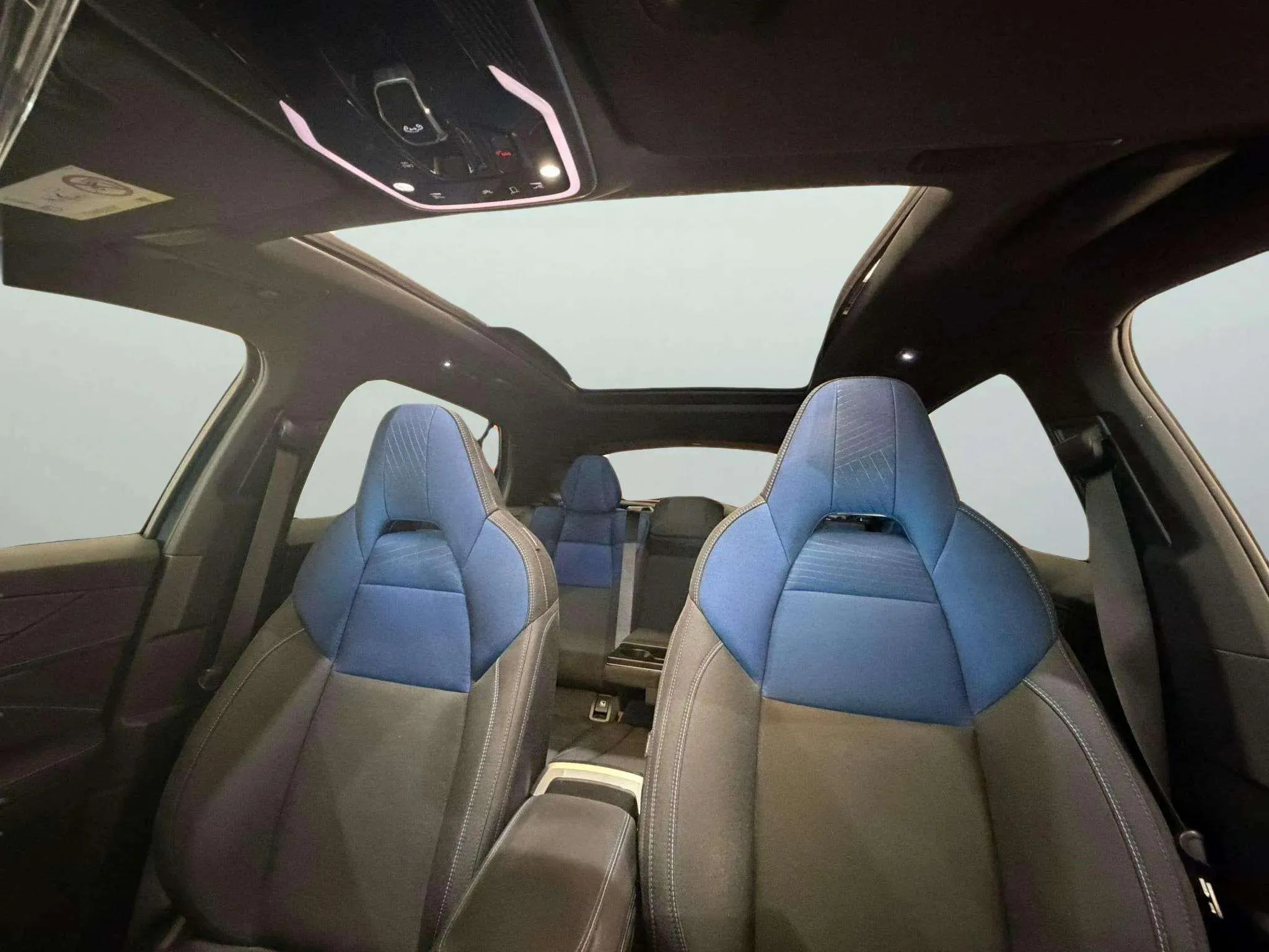 Lynk & Co 01 1.5 PHEV - foto 24