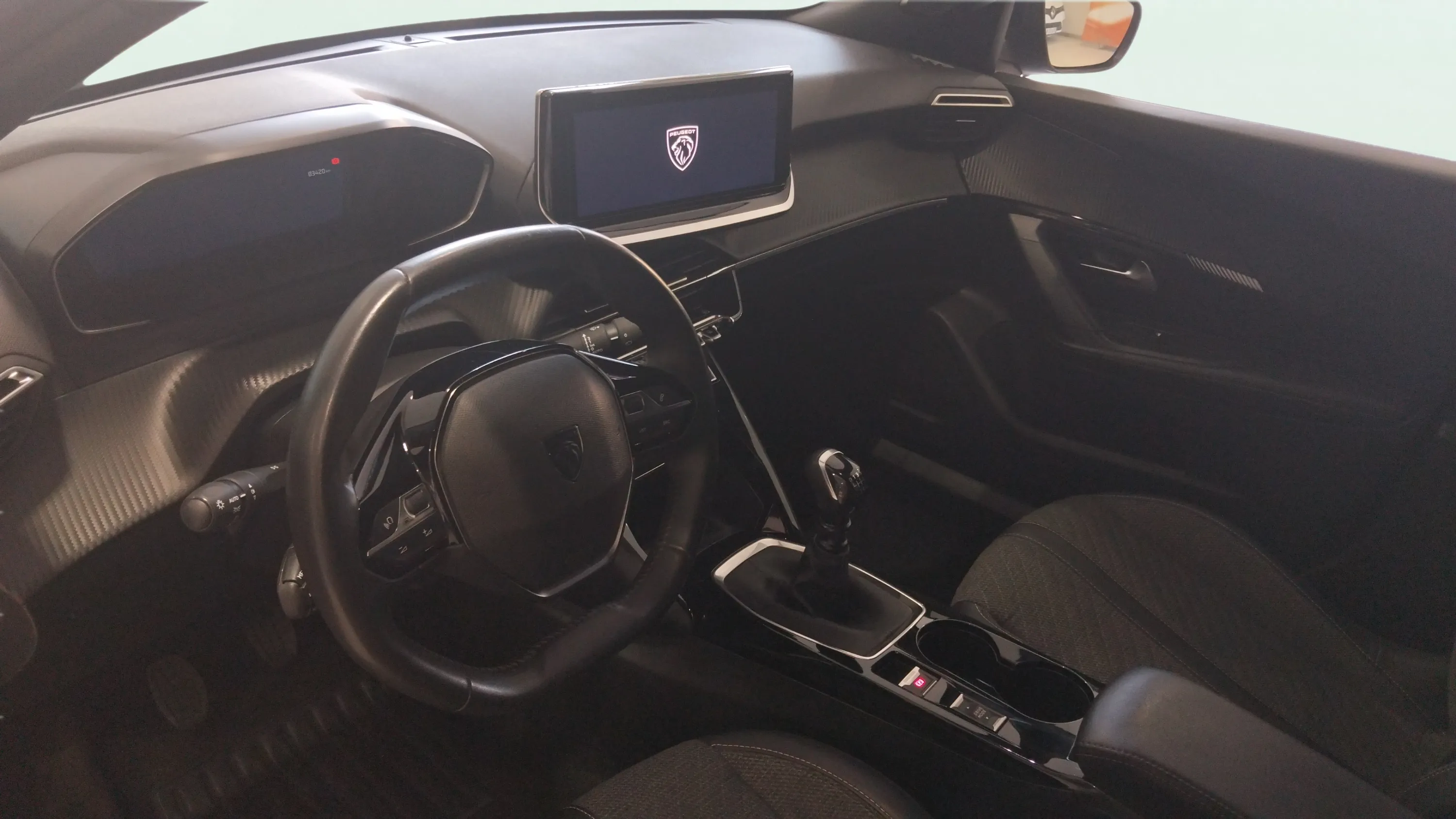 Peugeot 2008 Allure PureTech 100 - foto 8