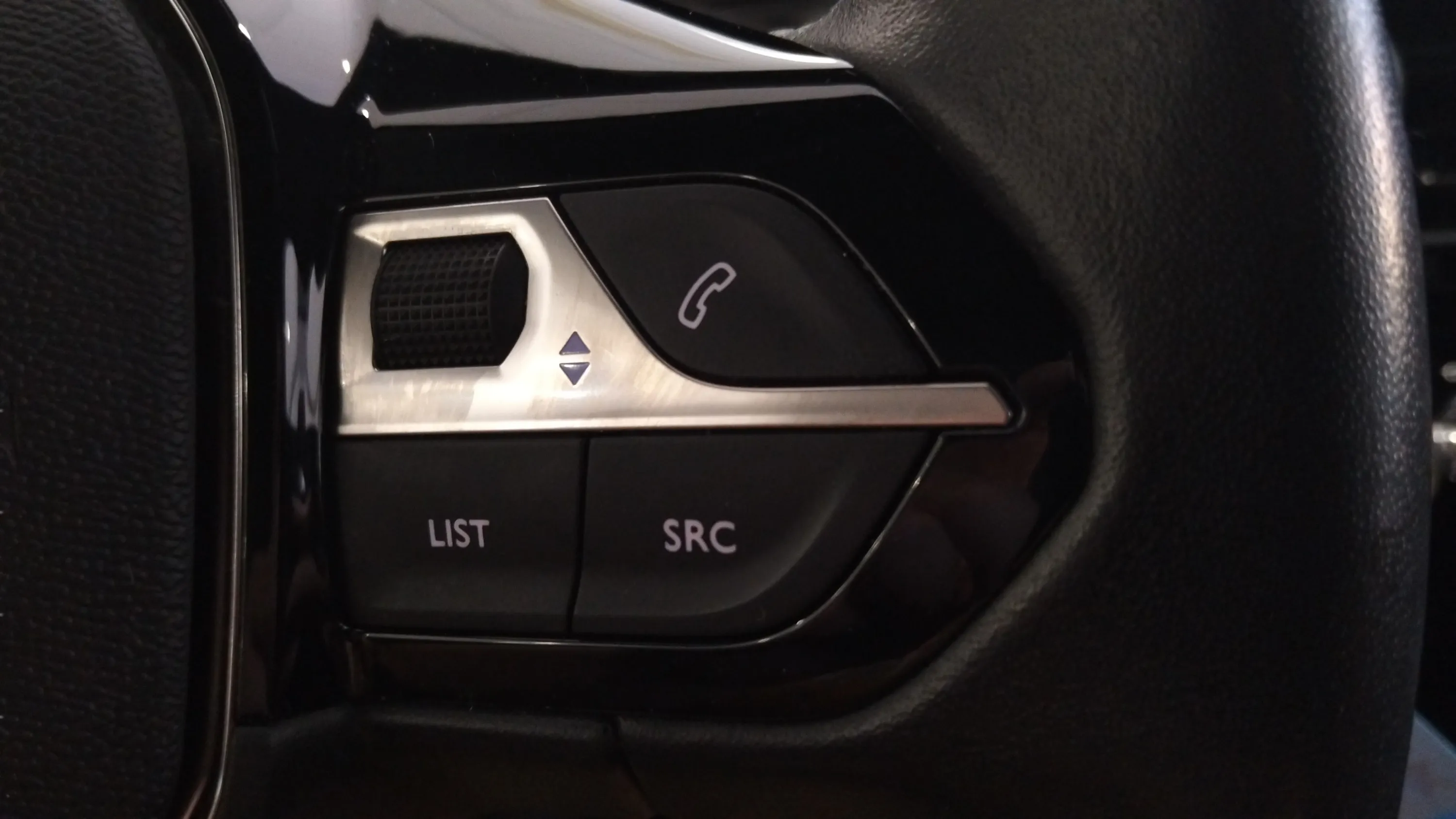 Peugeot 2008 Allure PureTech 100 - foto 16