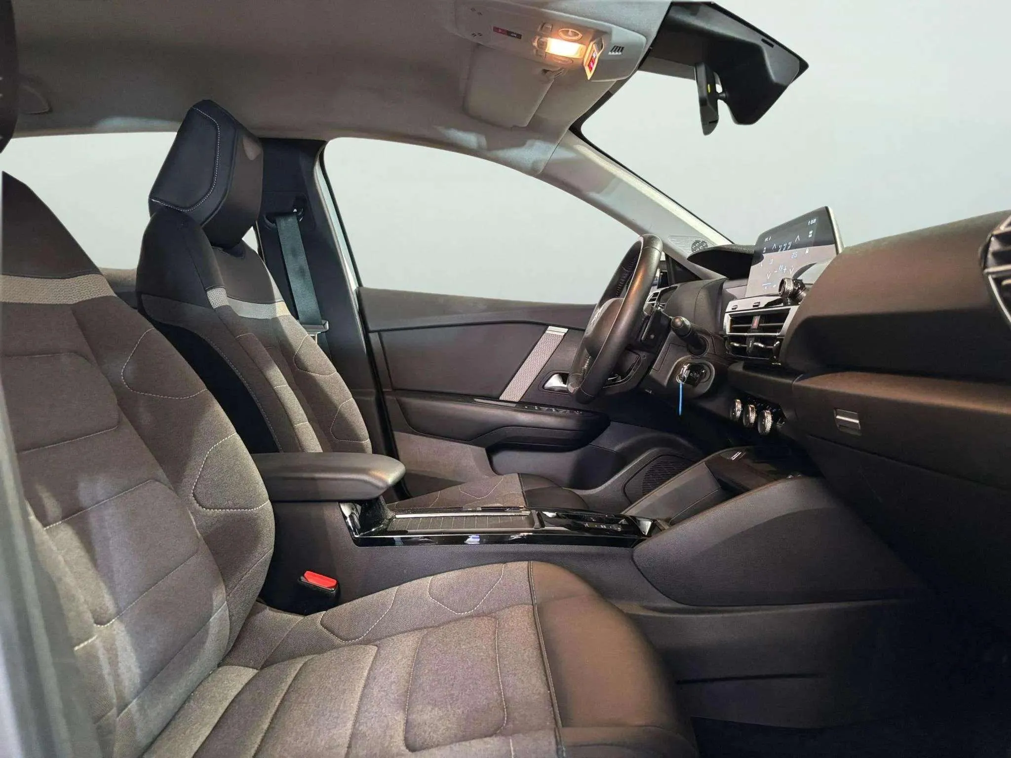 Citroën C4 BlueHDi 130 EAT8 Feel Pack - foto 17