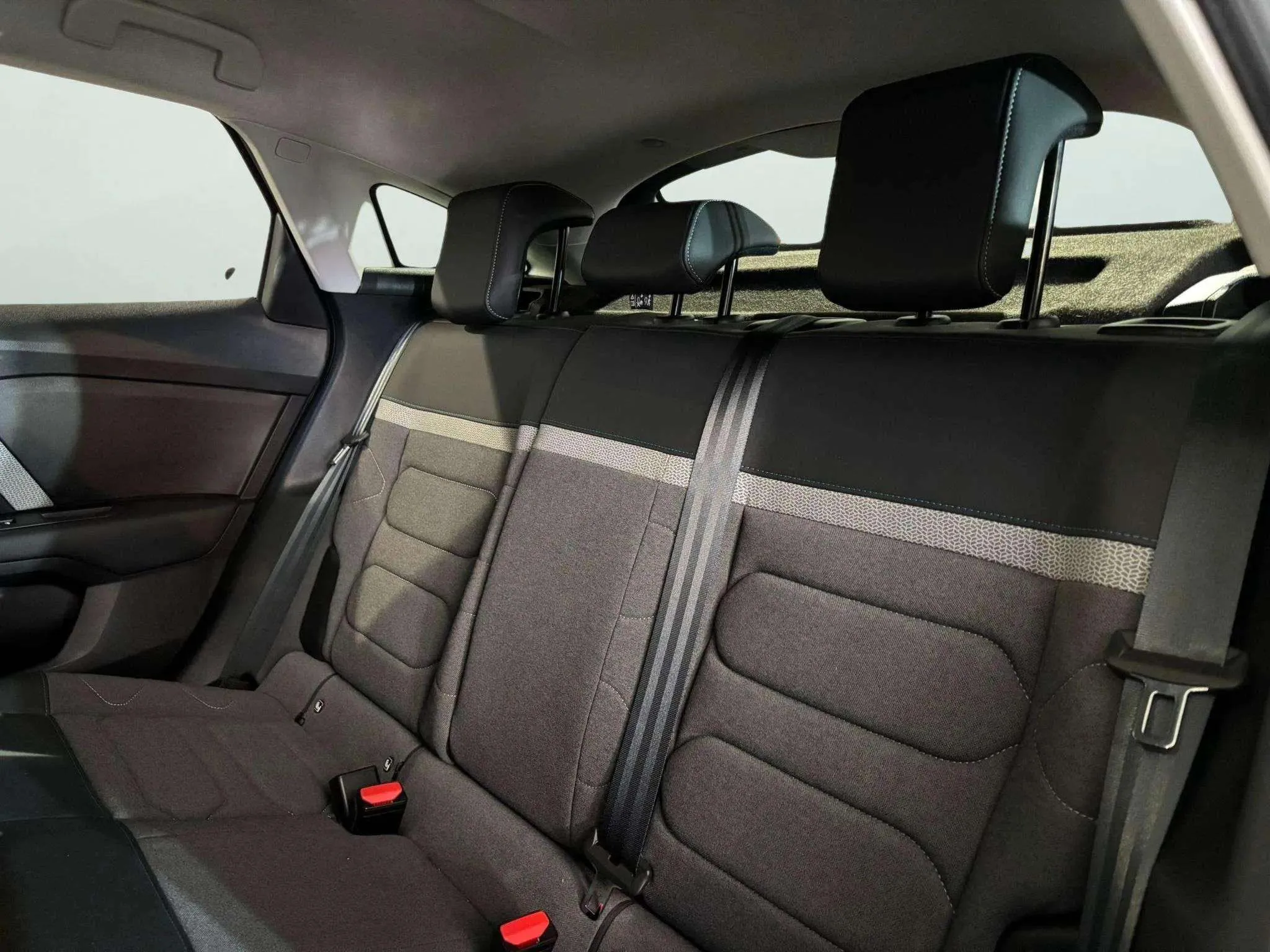 Citroën C4 BlueHDi 130 EAT8 Feel Pack - foto 19