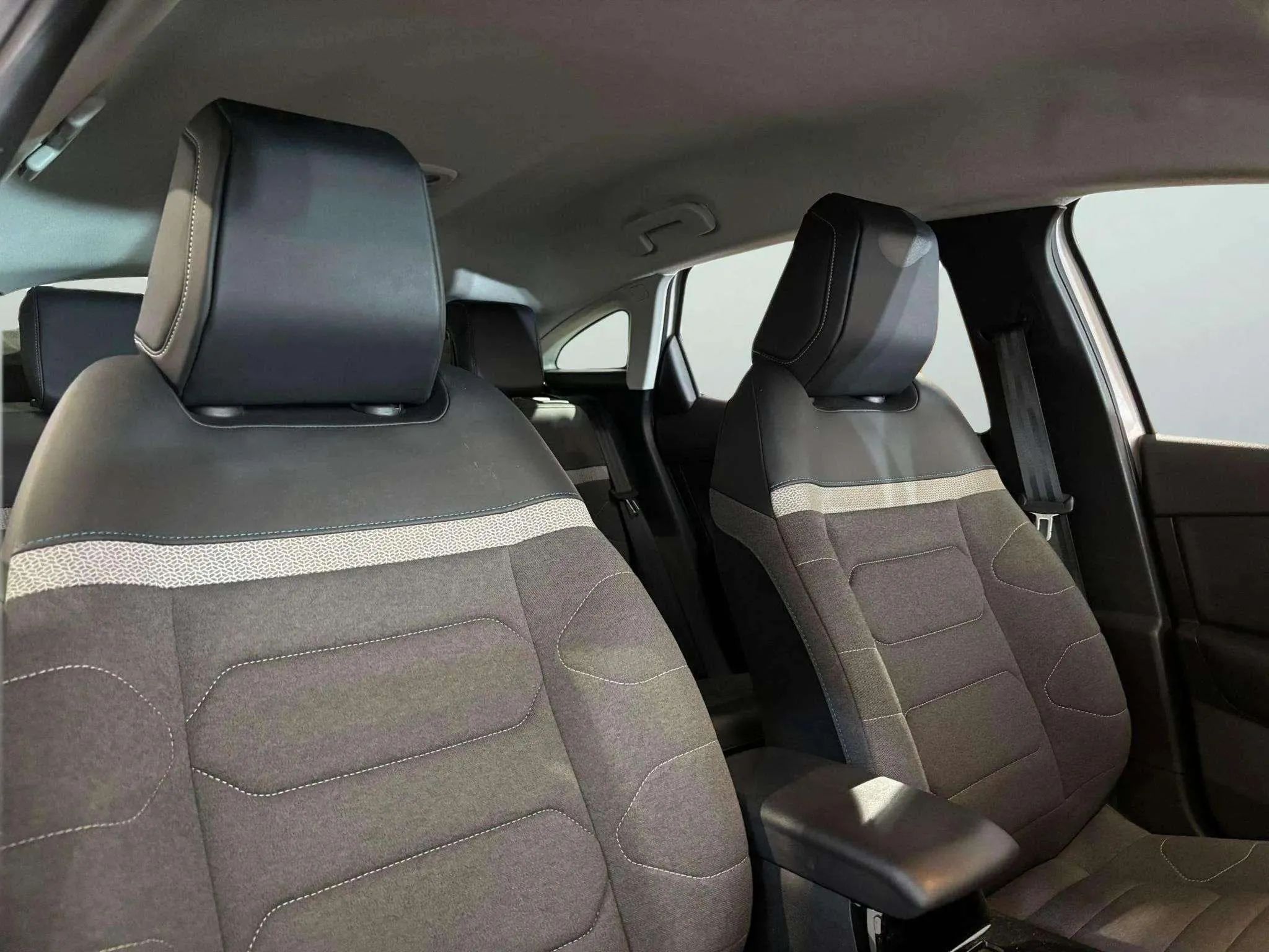 Citroën C4 BlueHDi 130 EAT8 Feel Pack - foto 16