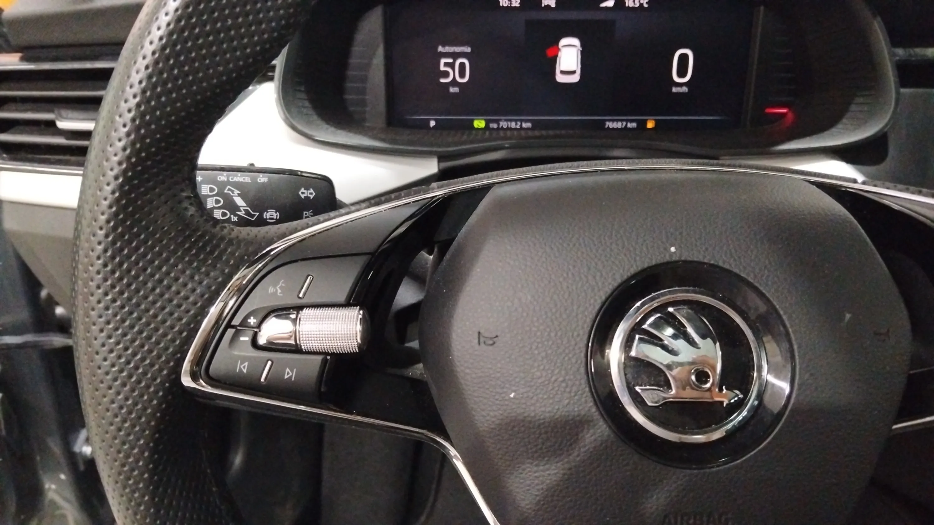 Škoda Kamiq 1.0 TSI DSG Sport - foto 19