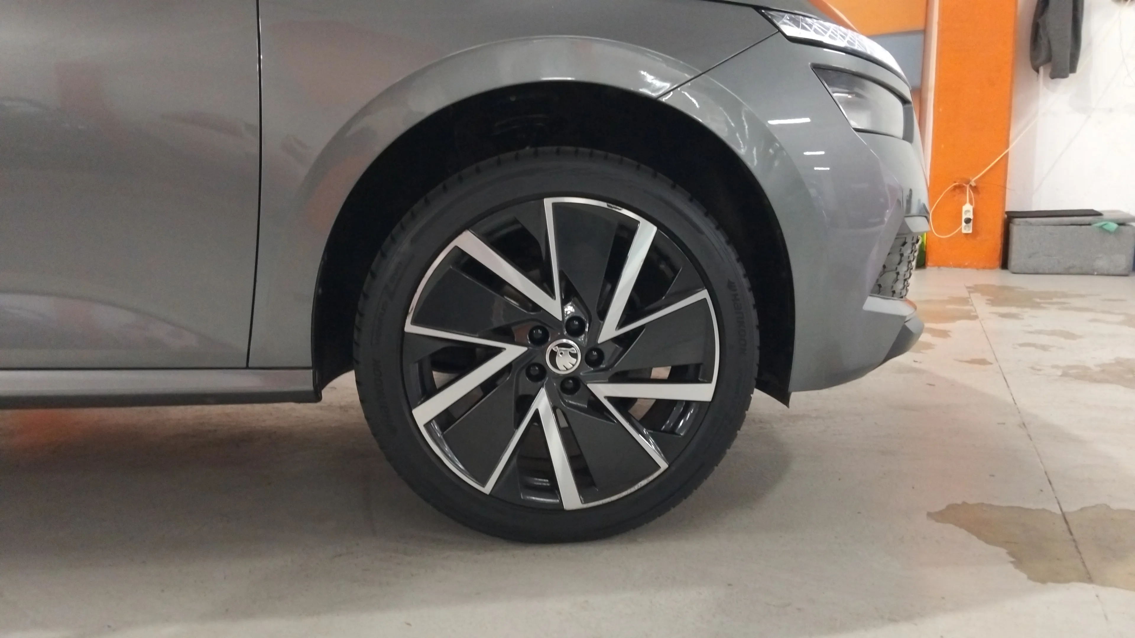 Škoda Kamiq 1.0 TSI DSG Sport - foto 23