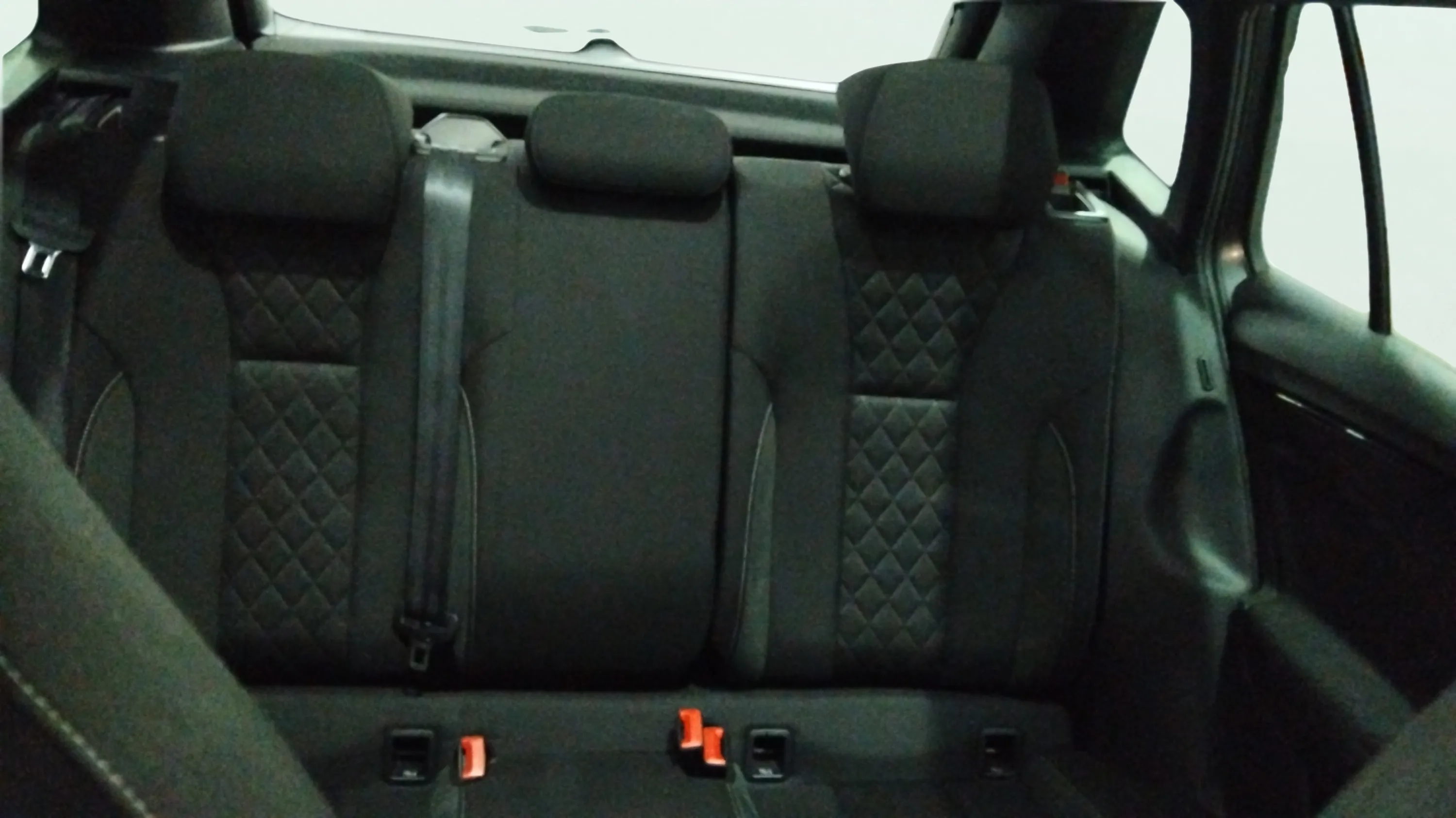 Škoda Kamiq 1.0 TSI DSG Sport - foto 13