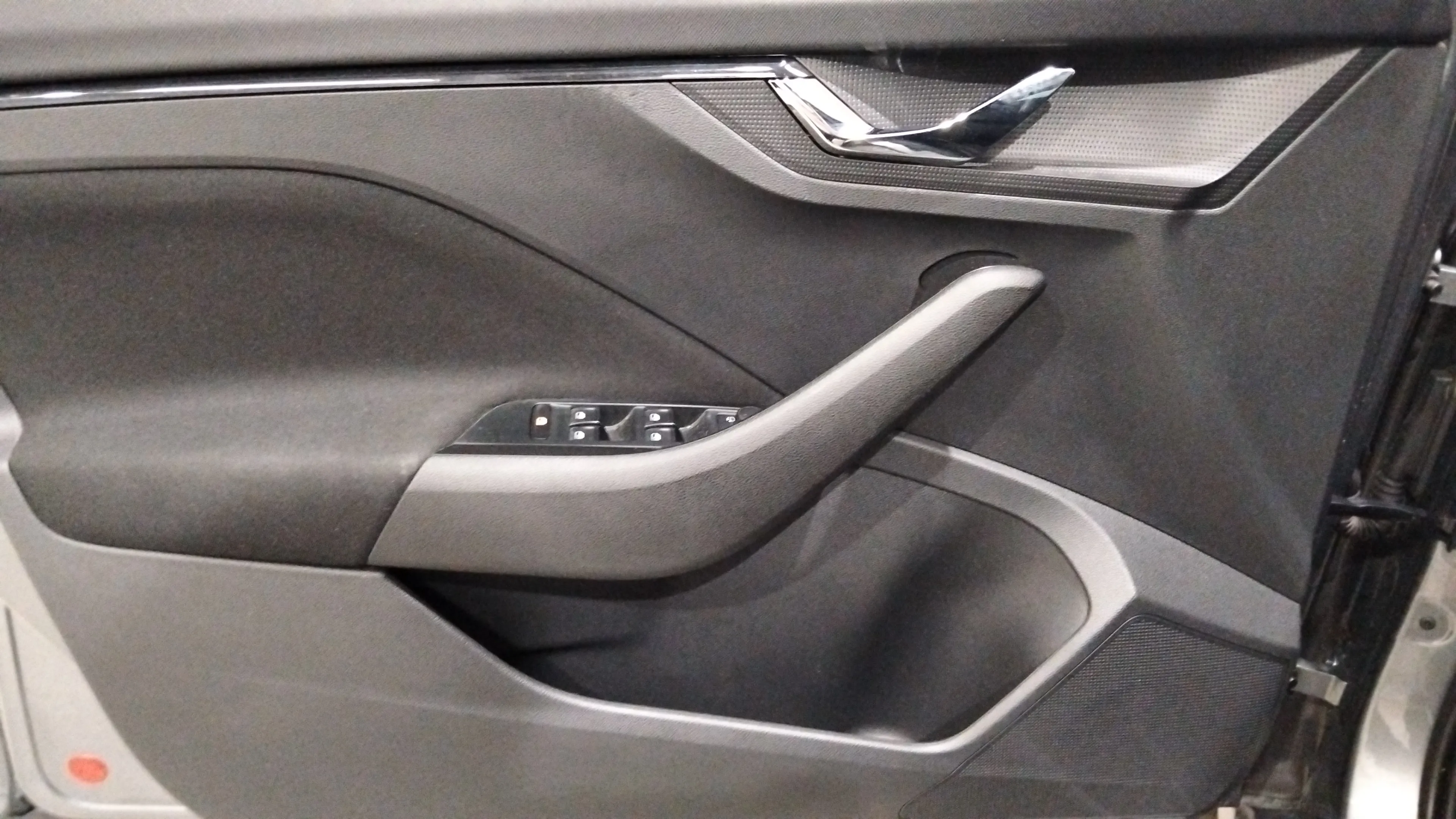 Škoda Kamiq 1.0 TSI DSG Sport - foto 14