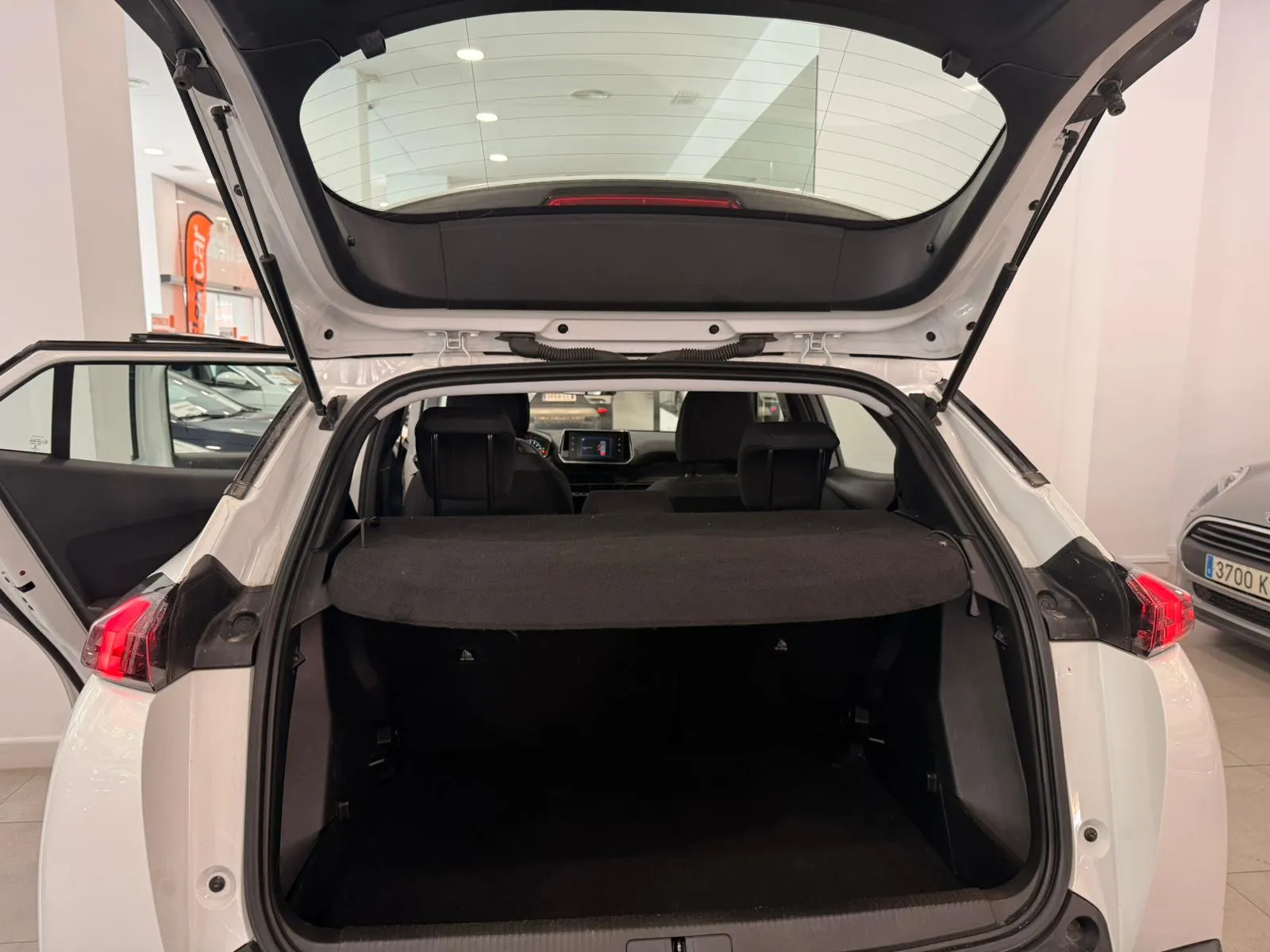 Peugeot 2008 Active Pack PureTech 100 BVM6 - foto 24