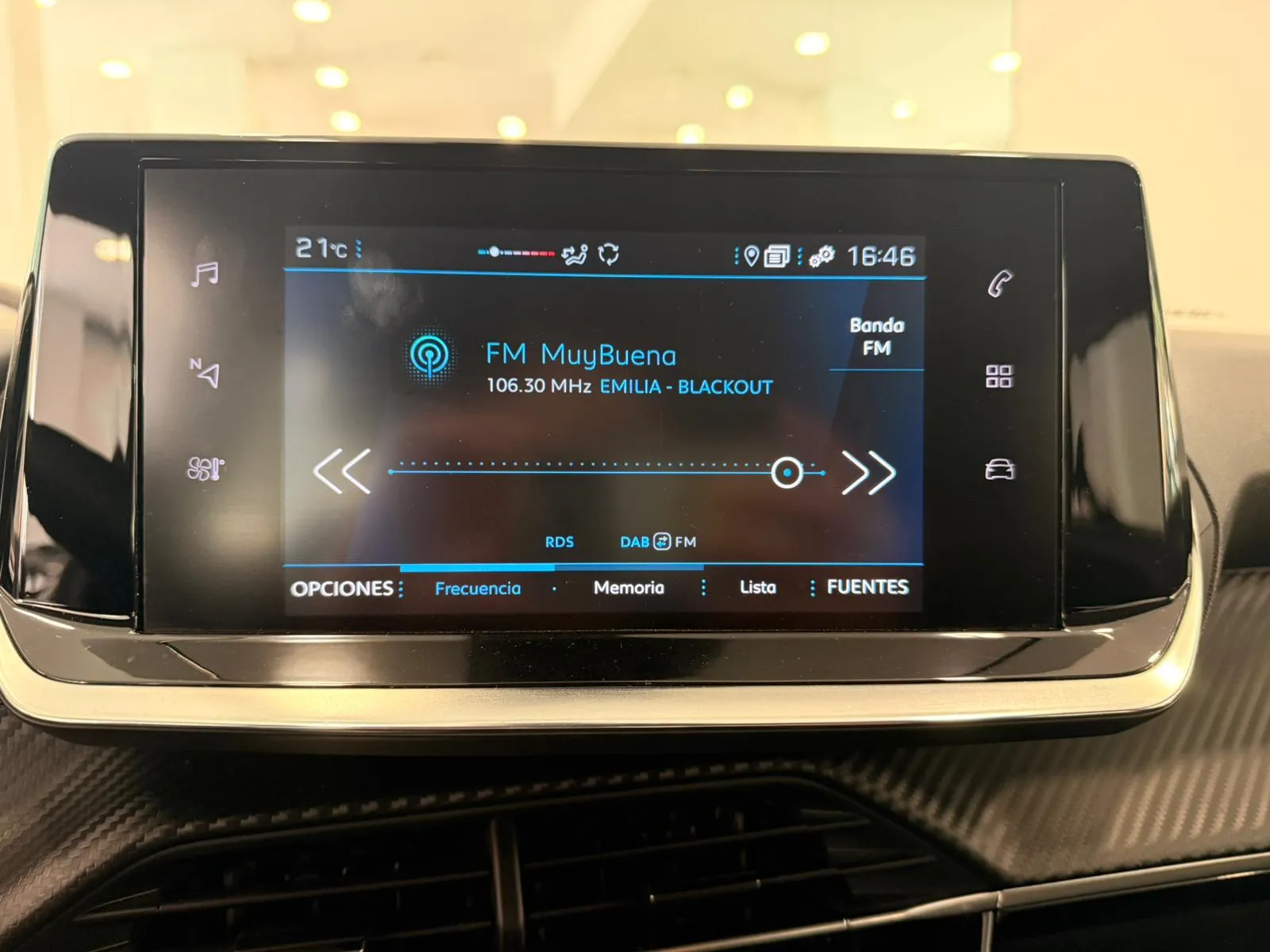 Peugeot 2008 Active Pack PureTech 100 BVM6 - foto 11