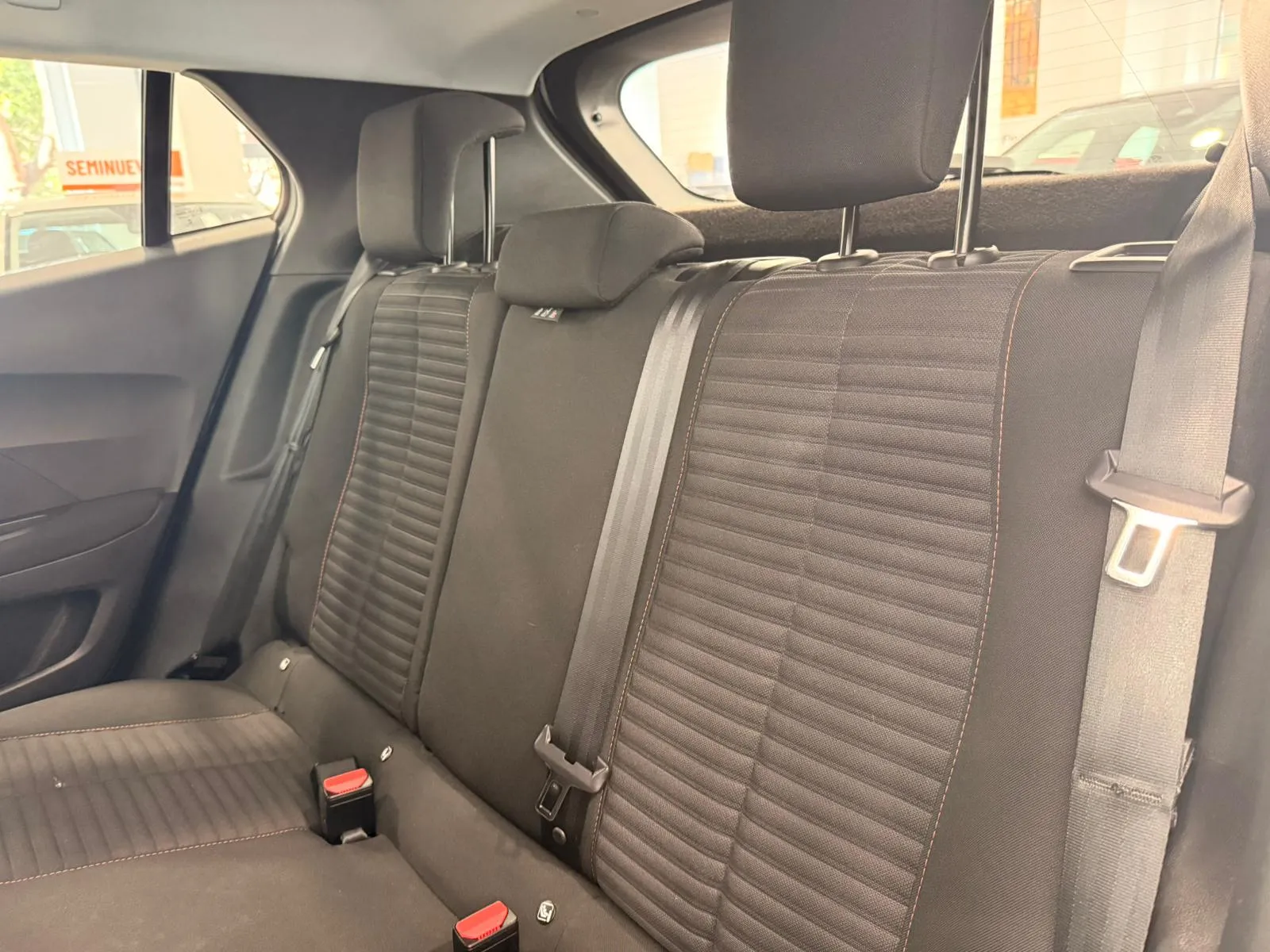 Peugeot 2008 Active Pack PureTech 100 BVM6 - foto 7