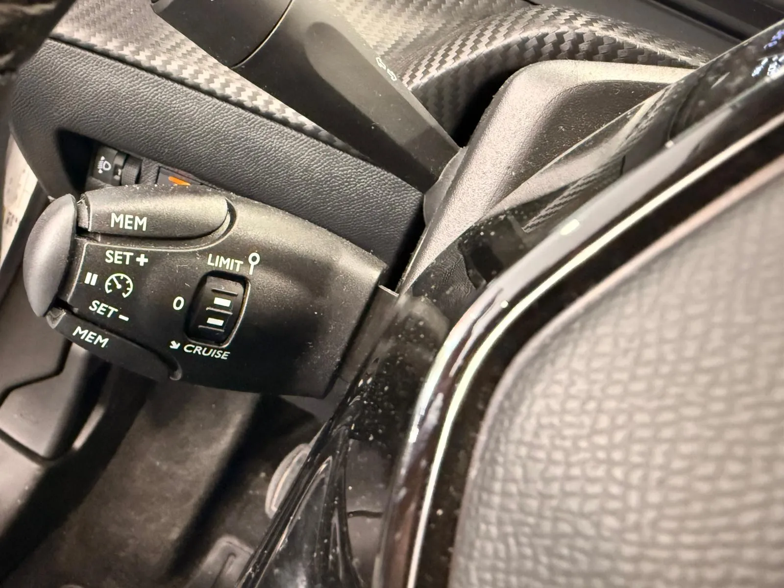Peugeot 2008 Active Pack PureTech 100 BVM6 - foto 18