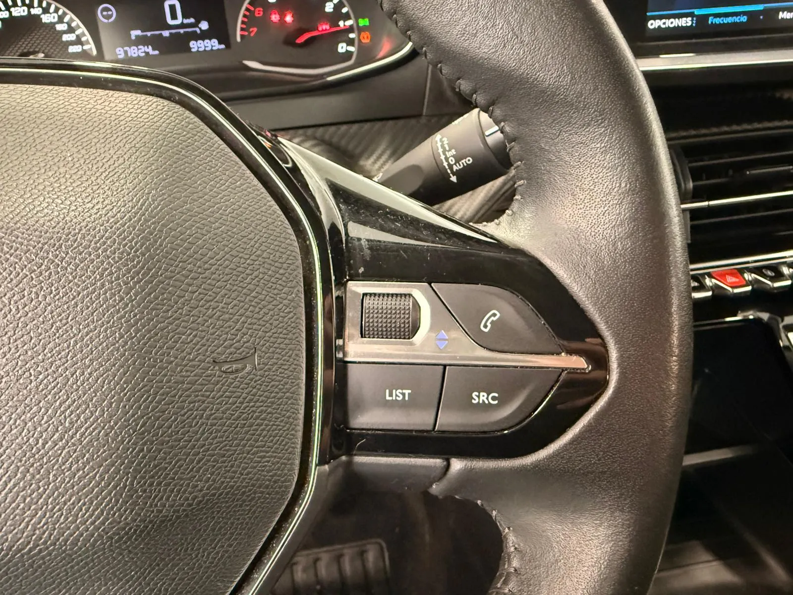Peugeot 2008 Active Pack PureTech 100 BVM6 - foto 15