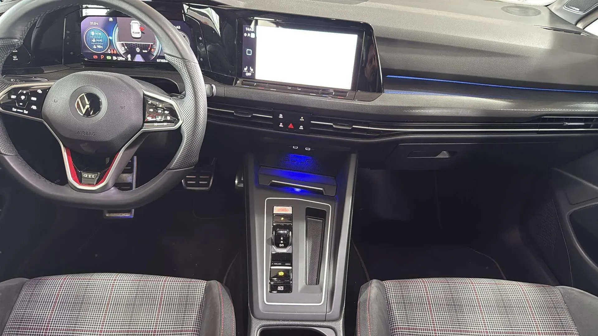 Volkswagen Golf GTI 2.0 TSI DSG - foto 20