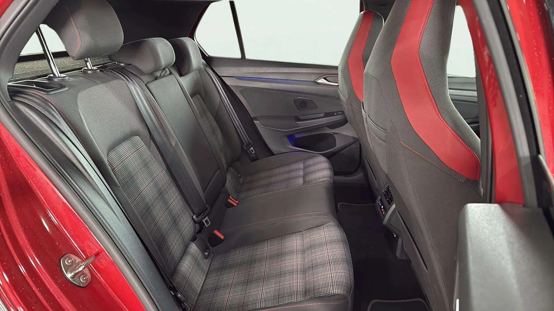 Volkswagen Golf GTI 2.0 TSI DSG - foto 28