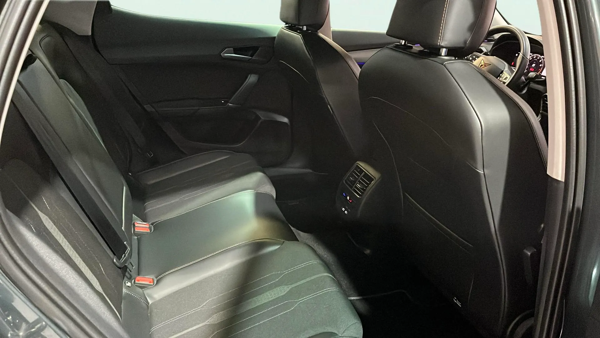 Cupra Formentor 1.5 TSI DSG - foto 17