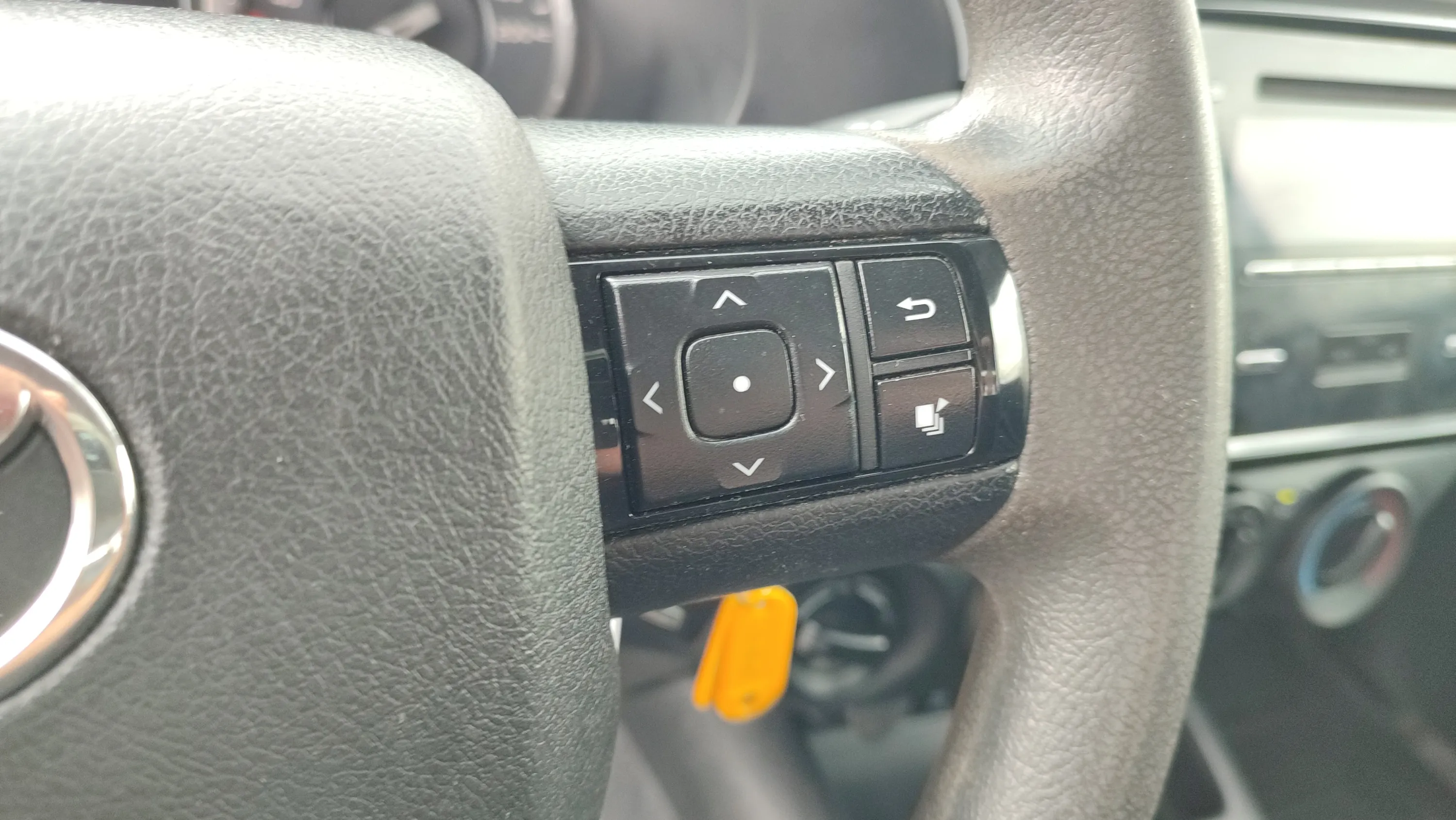 Toyota Hilux 2.5 D-4D Cabina Doble GX - foto 14