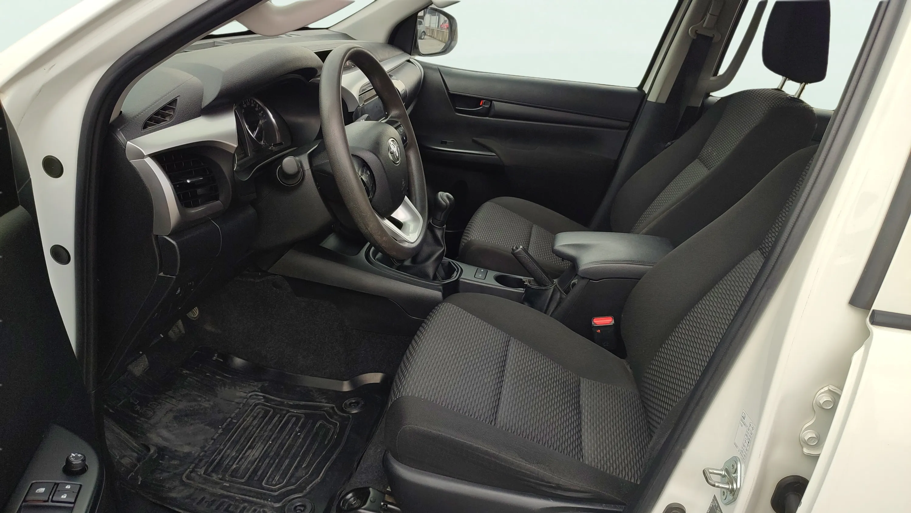 Toyota Hilux 2.5 D-4D Cabina Doble GX - foto 15