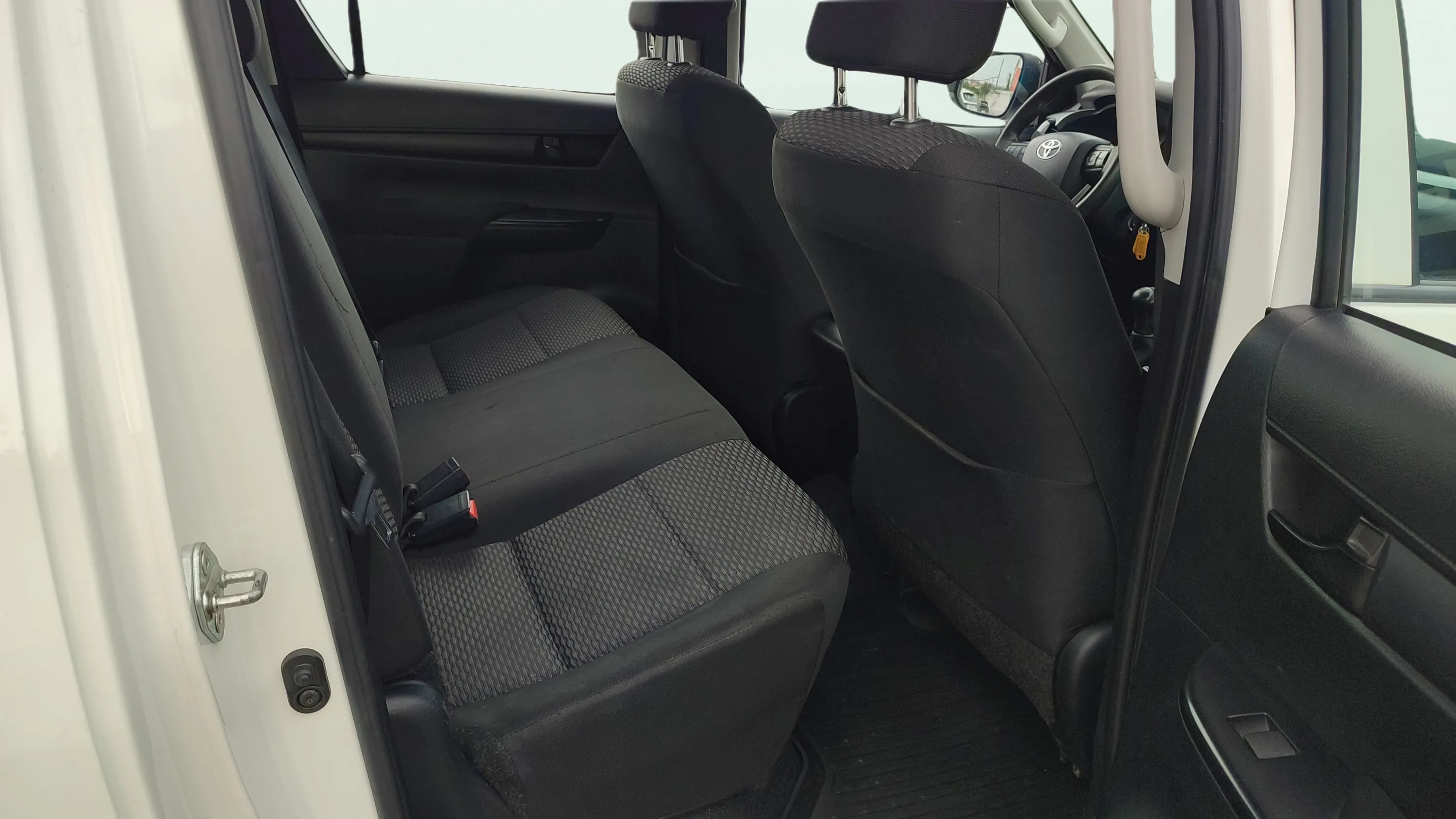 Toyota Hilux 2.5 D-4D Cabina Doble GX - foto 18