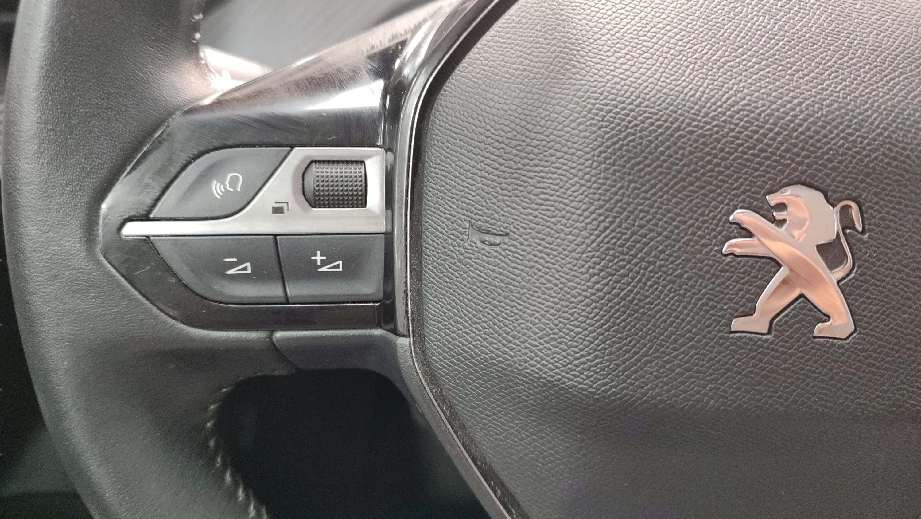 Peugeot 208 BlueHDi Active - foto 13