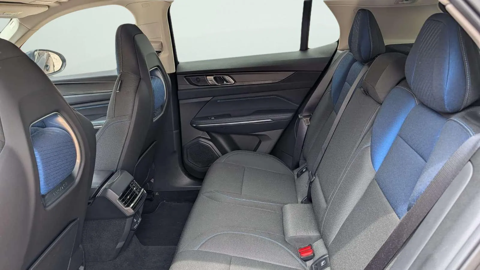 Lynk & Co 01 1.5 PHEV - foto 16