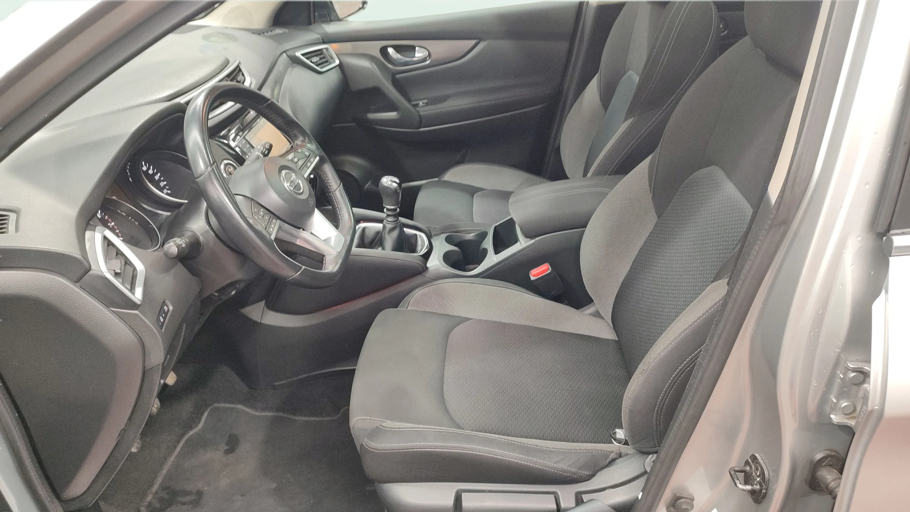 Nissan Qashqai DIG-T Unique Edition - foto 25
