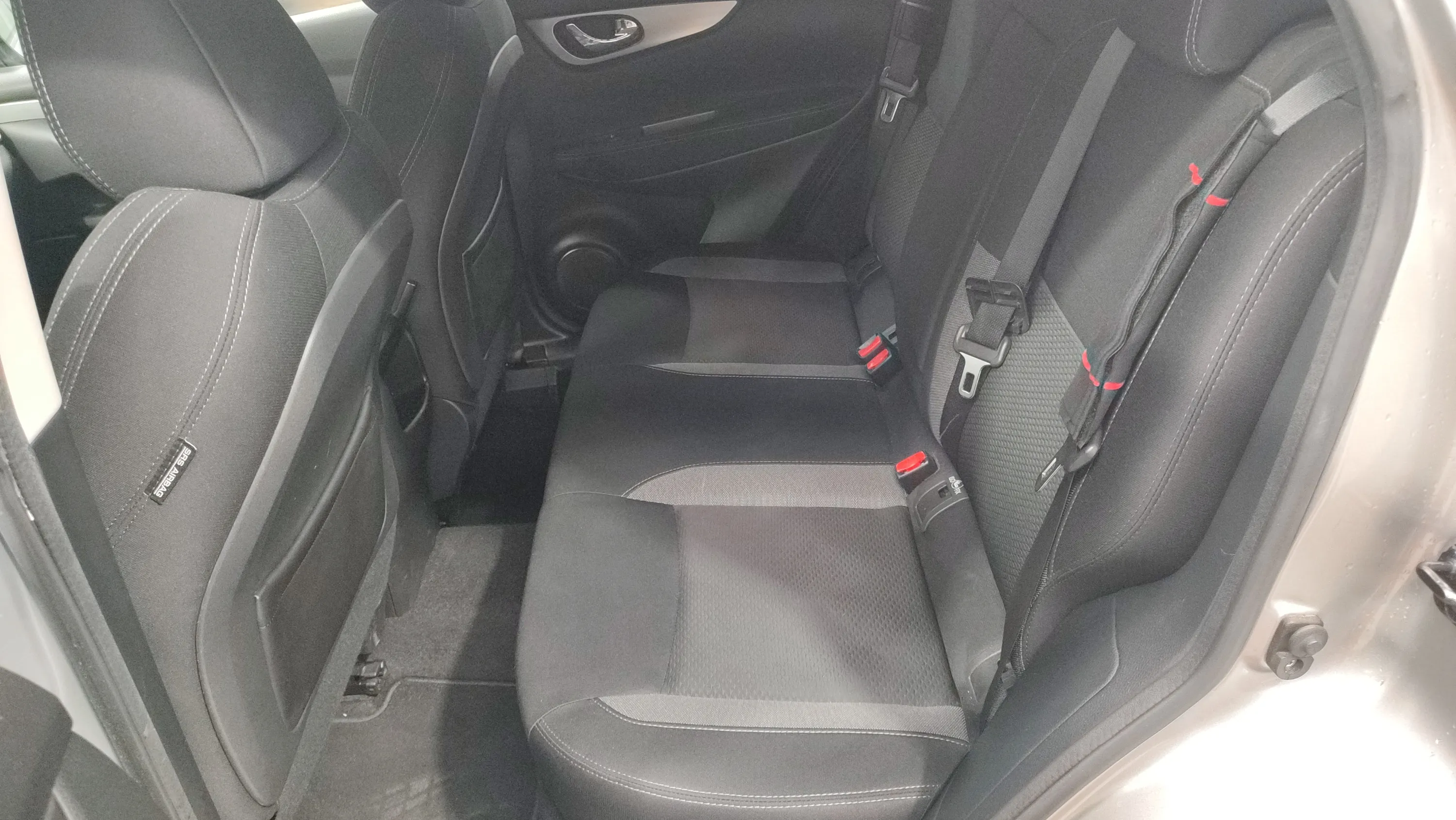 Nissan Qashqai DIG-T Unique Edition - foto 27