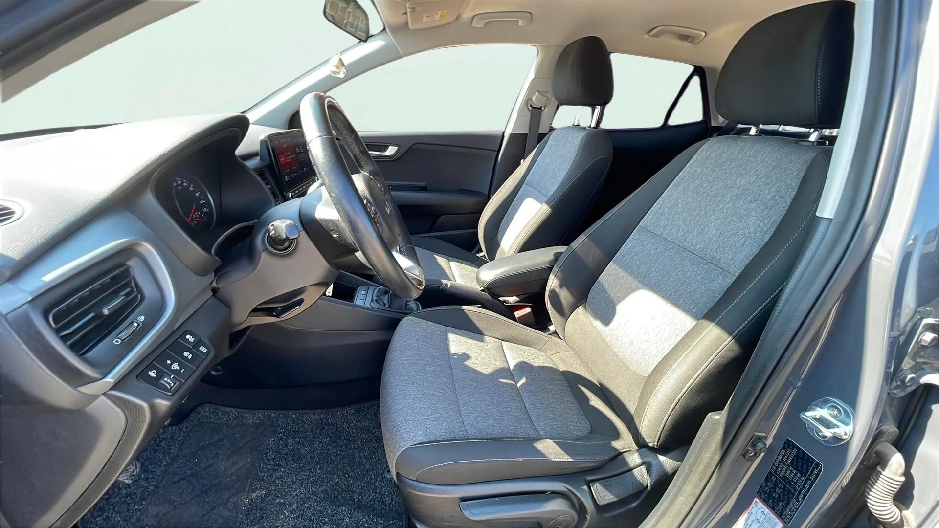 Kia Stonic 1.0 T-GDi MHEV iMT Concept - foto 11