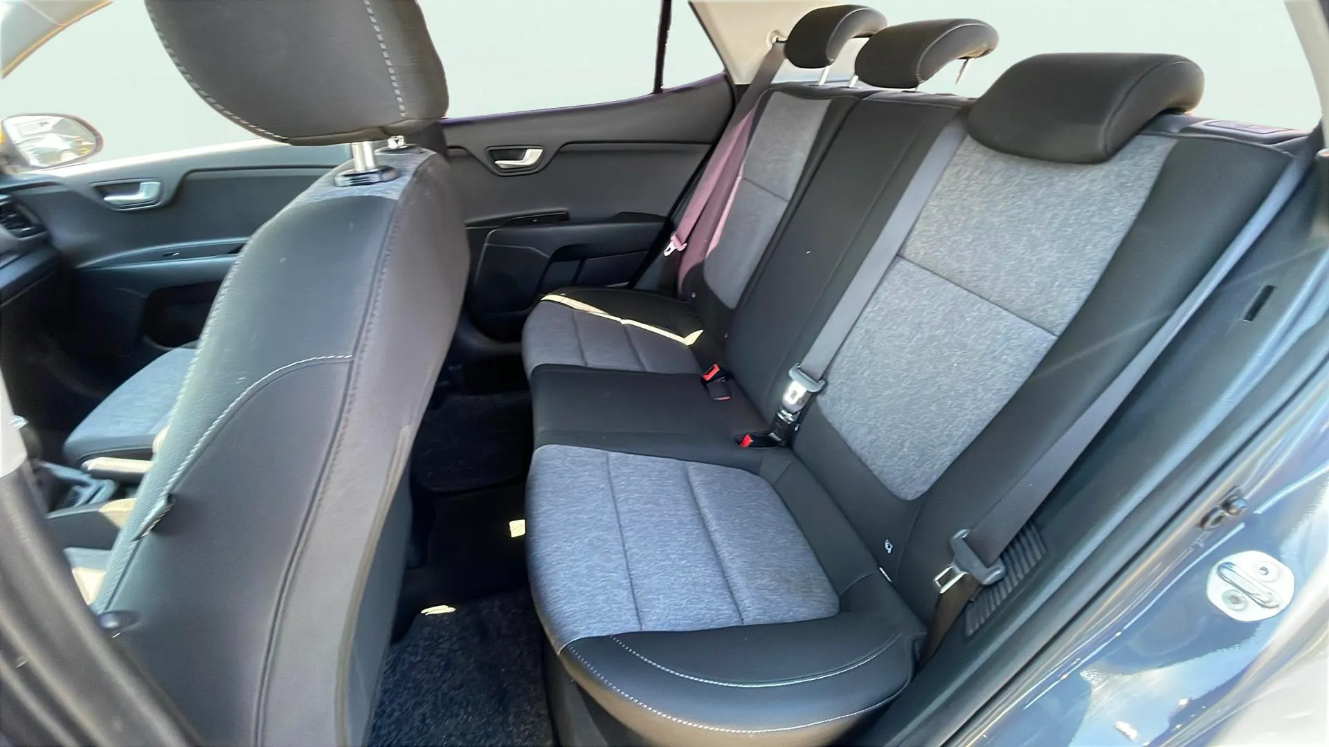 Kia Stonic 1.0 T-GDi MHEV iMT Concept - foto 12