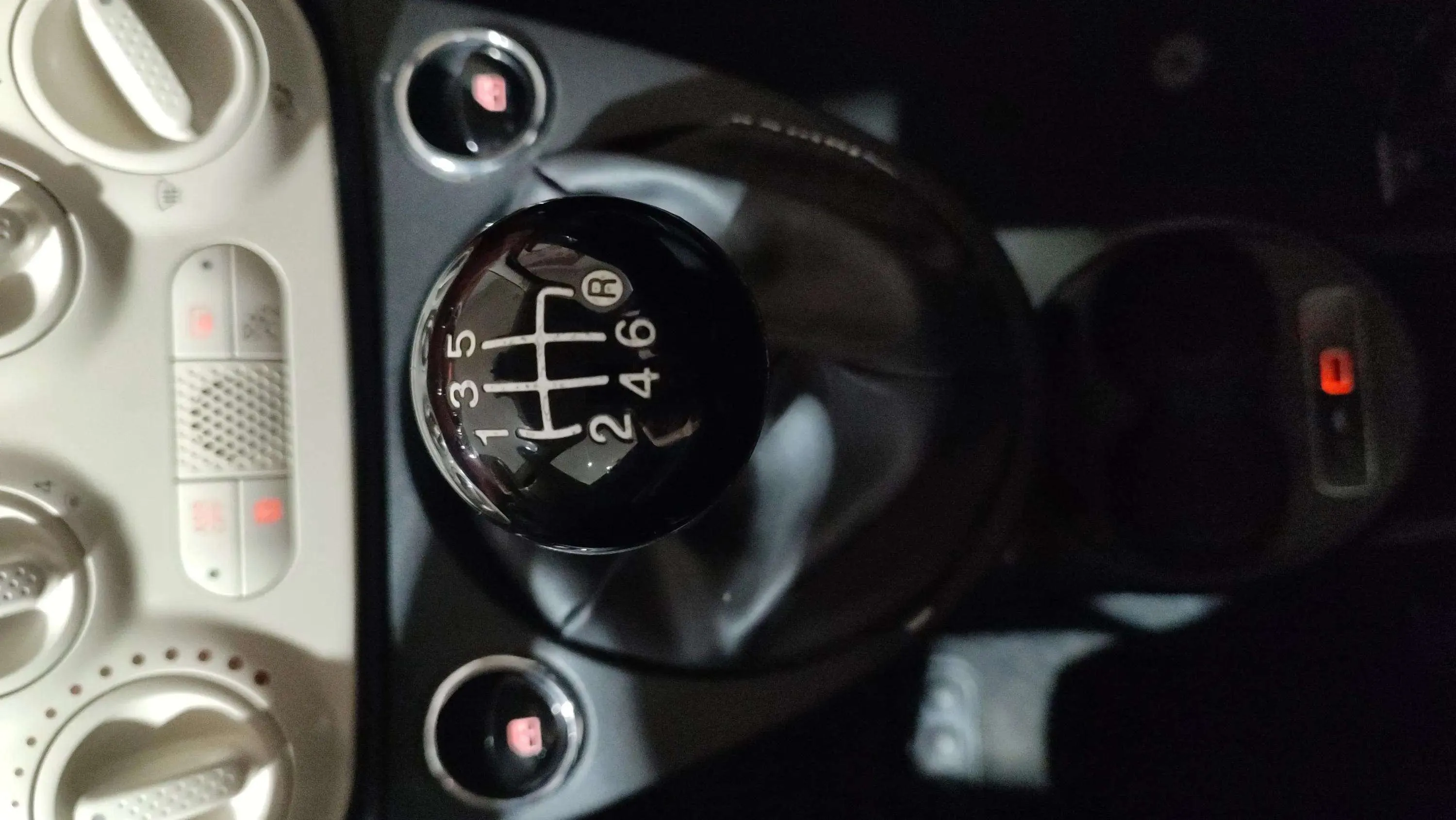 Fiat 500 Cult 1.0 Hybrid - foto 13
