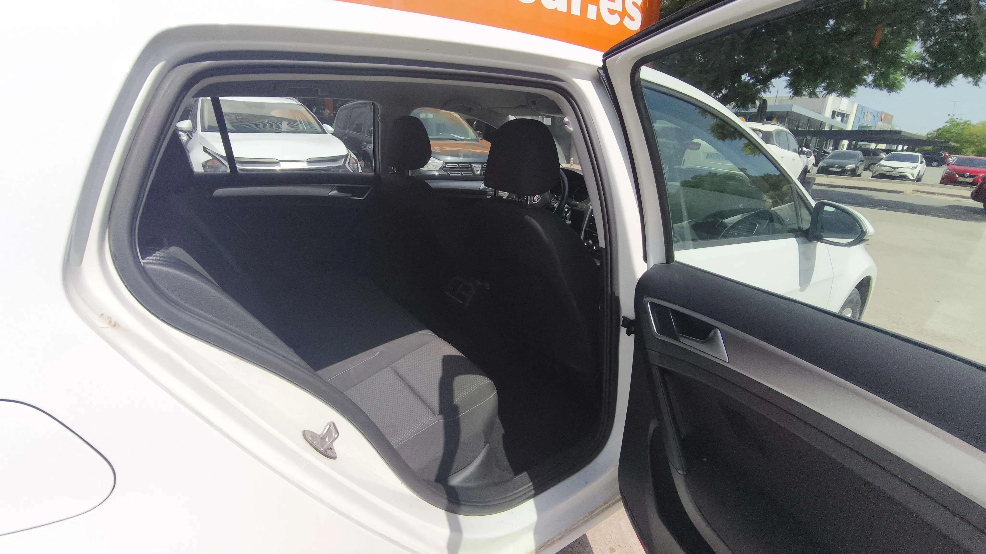 Volkswagen Golf Edition 1.6 TDI BMT - foto 25