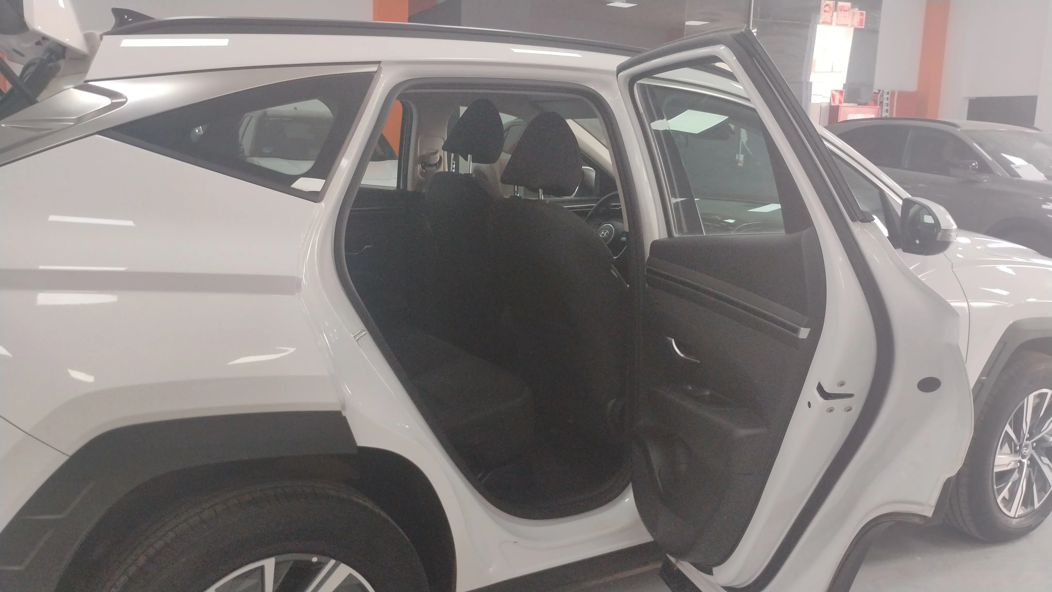 Hyundai Tucson 1.6 CRDi 48V Maxx DCT - foto 11