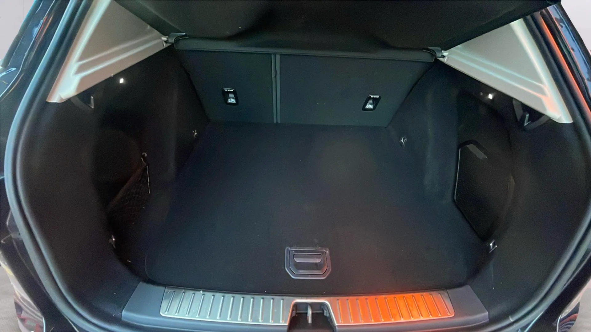 Lynk & Co 01 1.5 PHEV - foto 19
