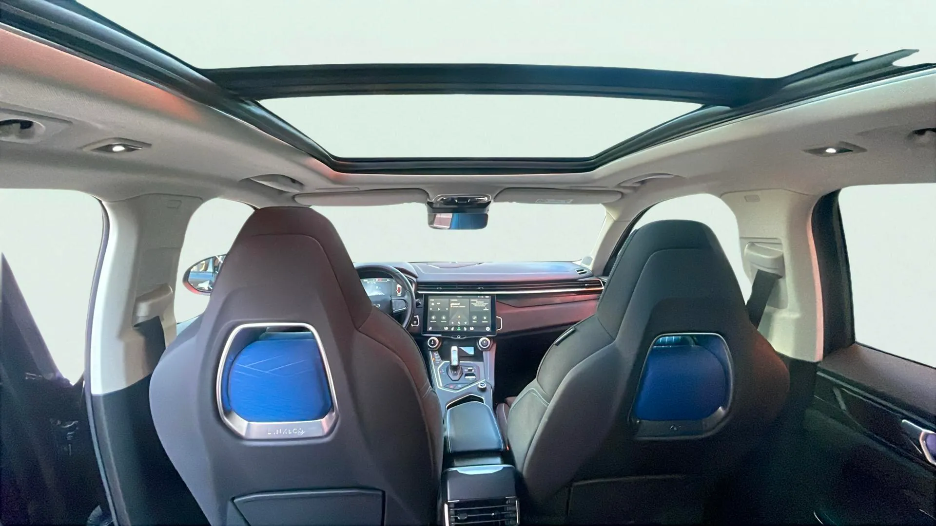Lynk & Co 01 1.5 PHEV - foto 17