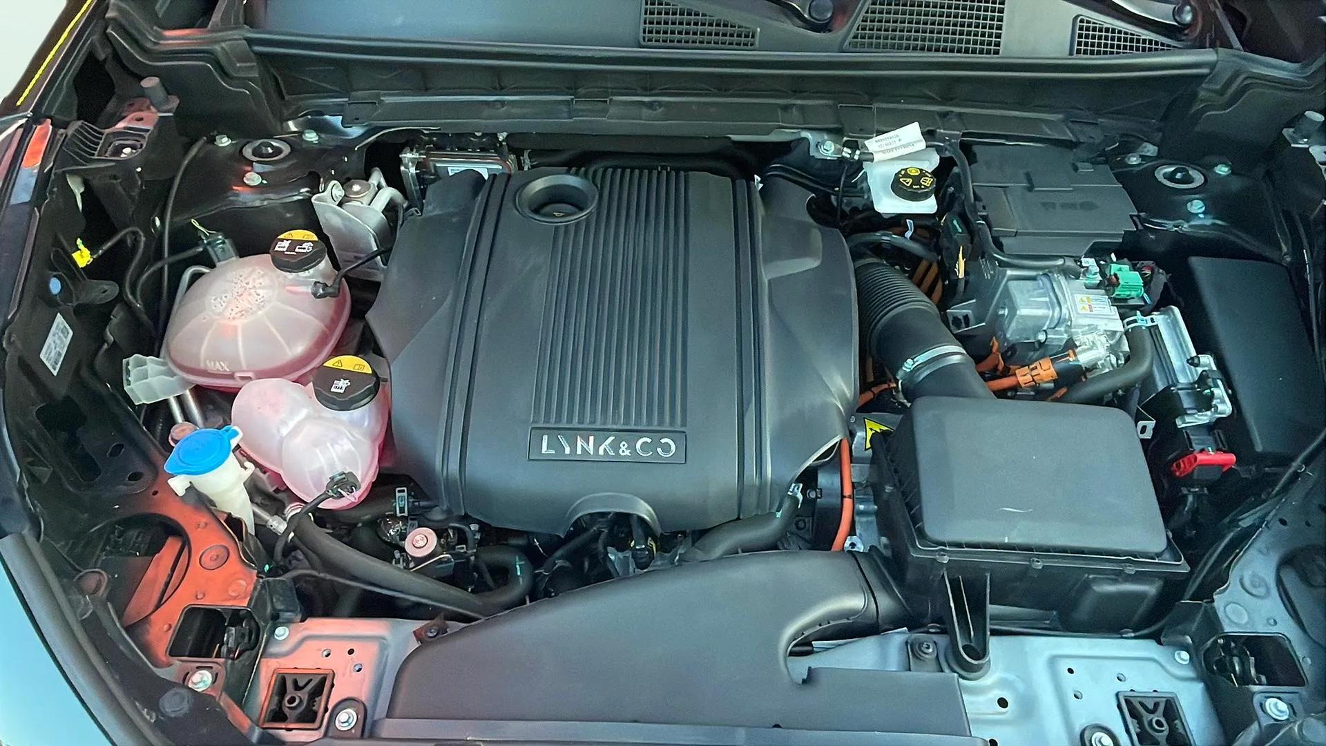 Lynk & Co 01 1.5 PHEV - foto 22