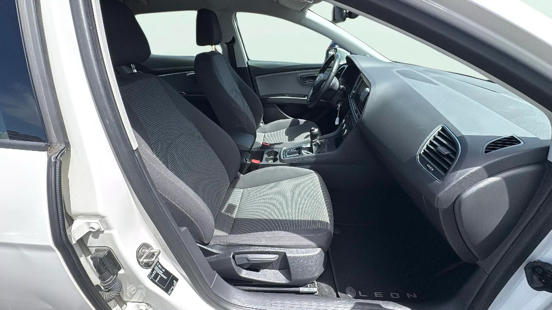 SEAT León 1.6 TDI Reference - foto 9
