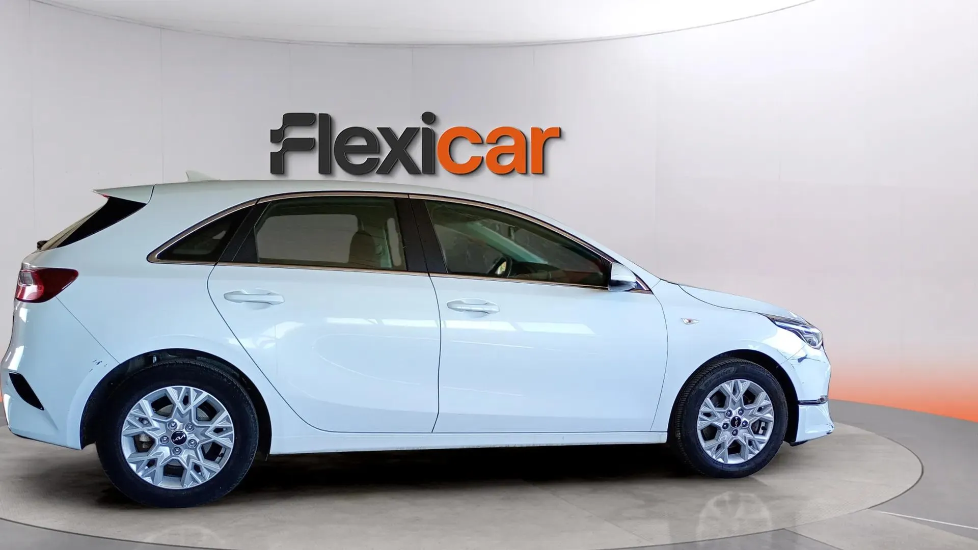 Kia Ceed 1.6 MHEV iMT Drive - foto 7