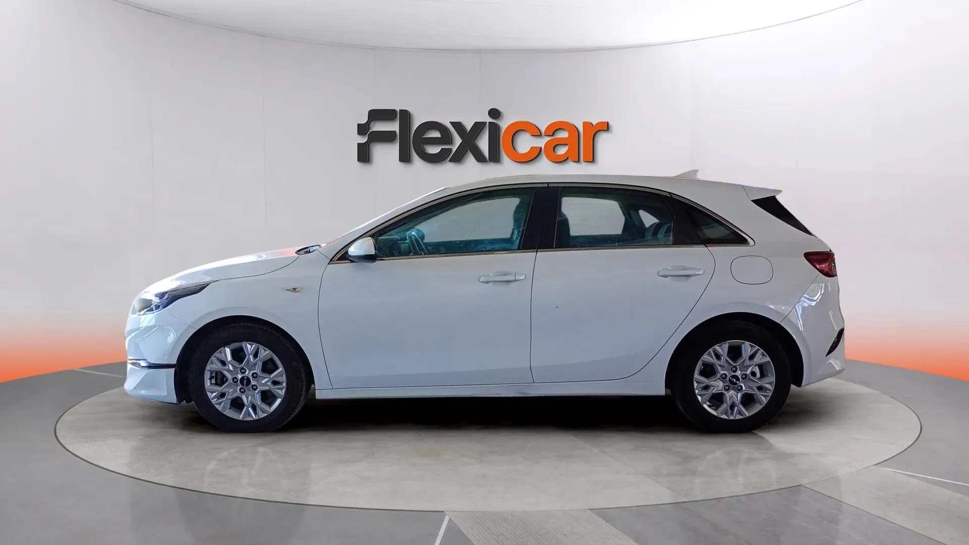 Kia Ceed 1.6 MHEV iMT Drive - foto 3