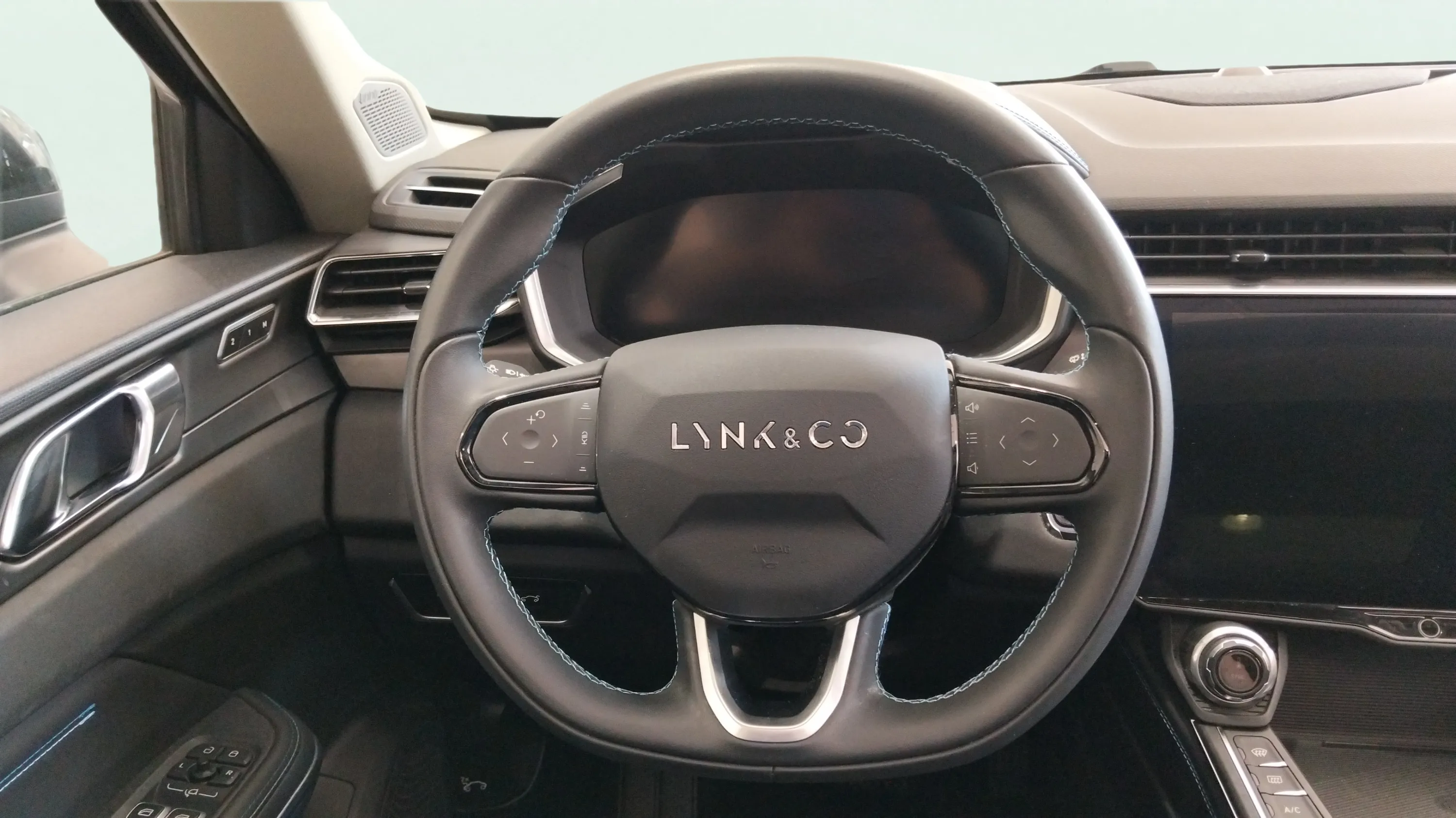Lynk & Co 01 1.5 PHEV - foto 15
