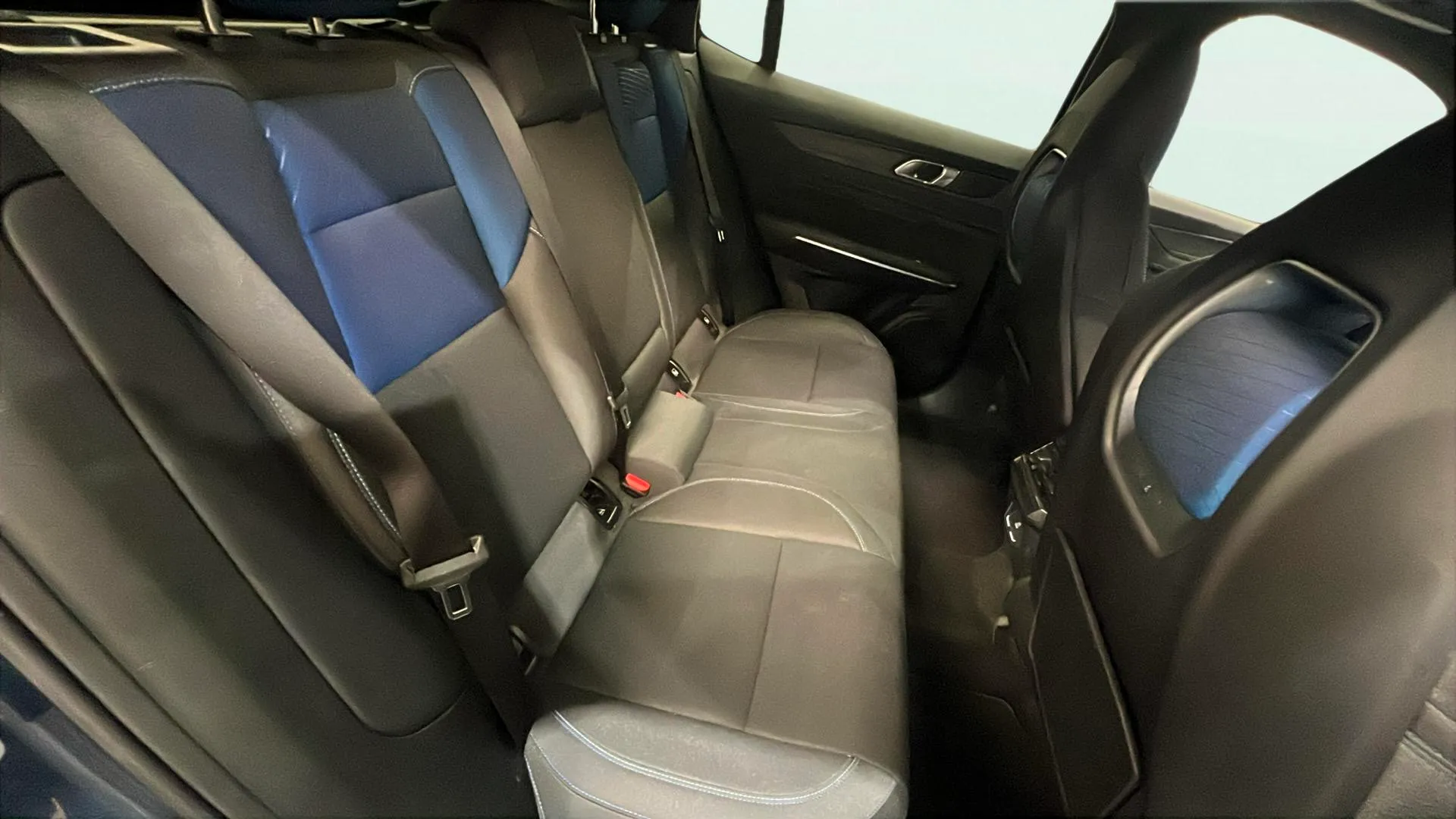 Lynk & Co 01 1.5 PHEV - foto 14