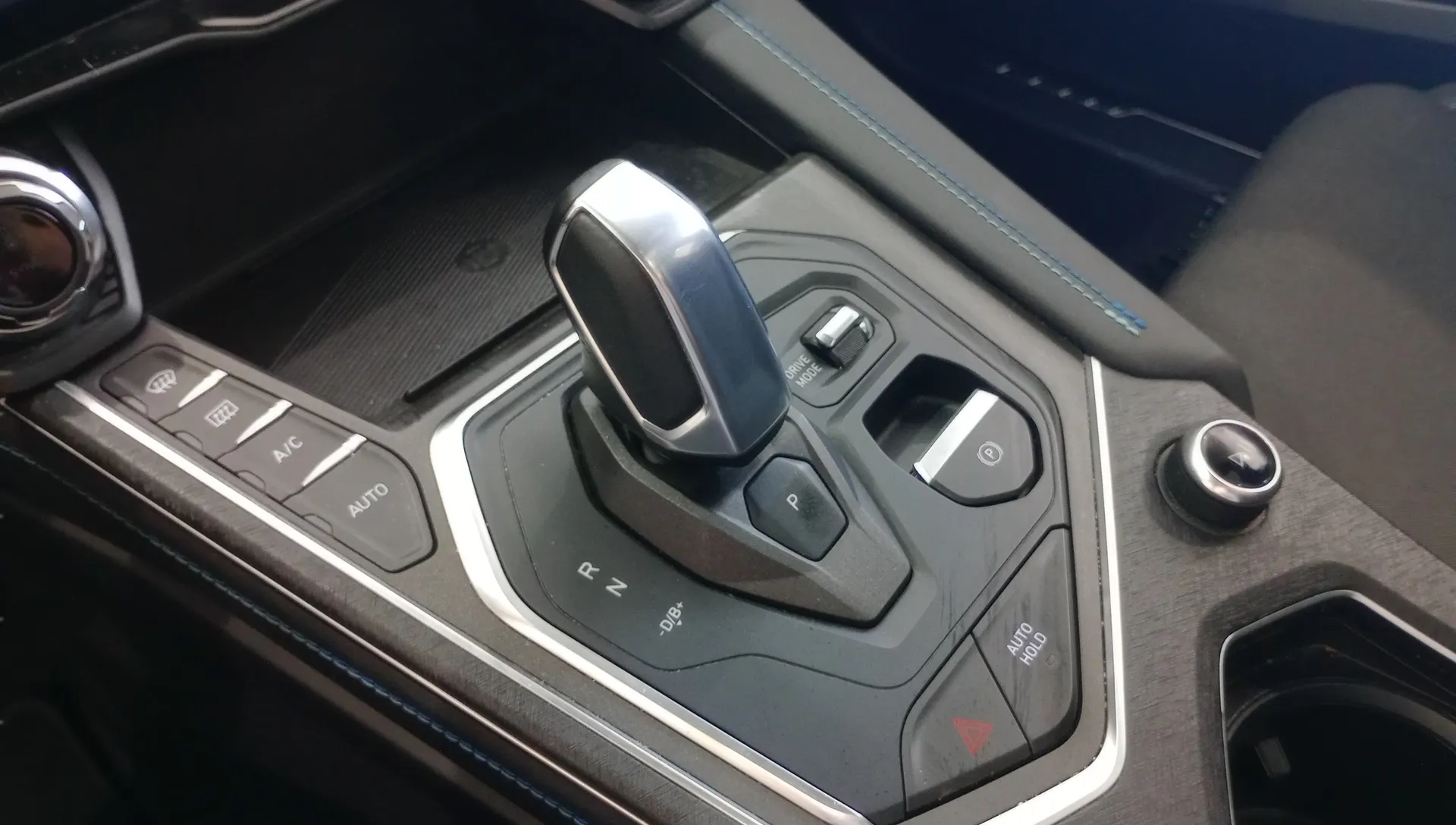 Lynk & Co 01 1.5 PHEV - foto 12