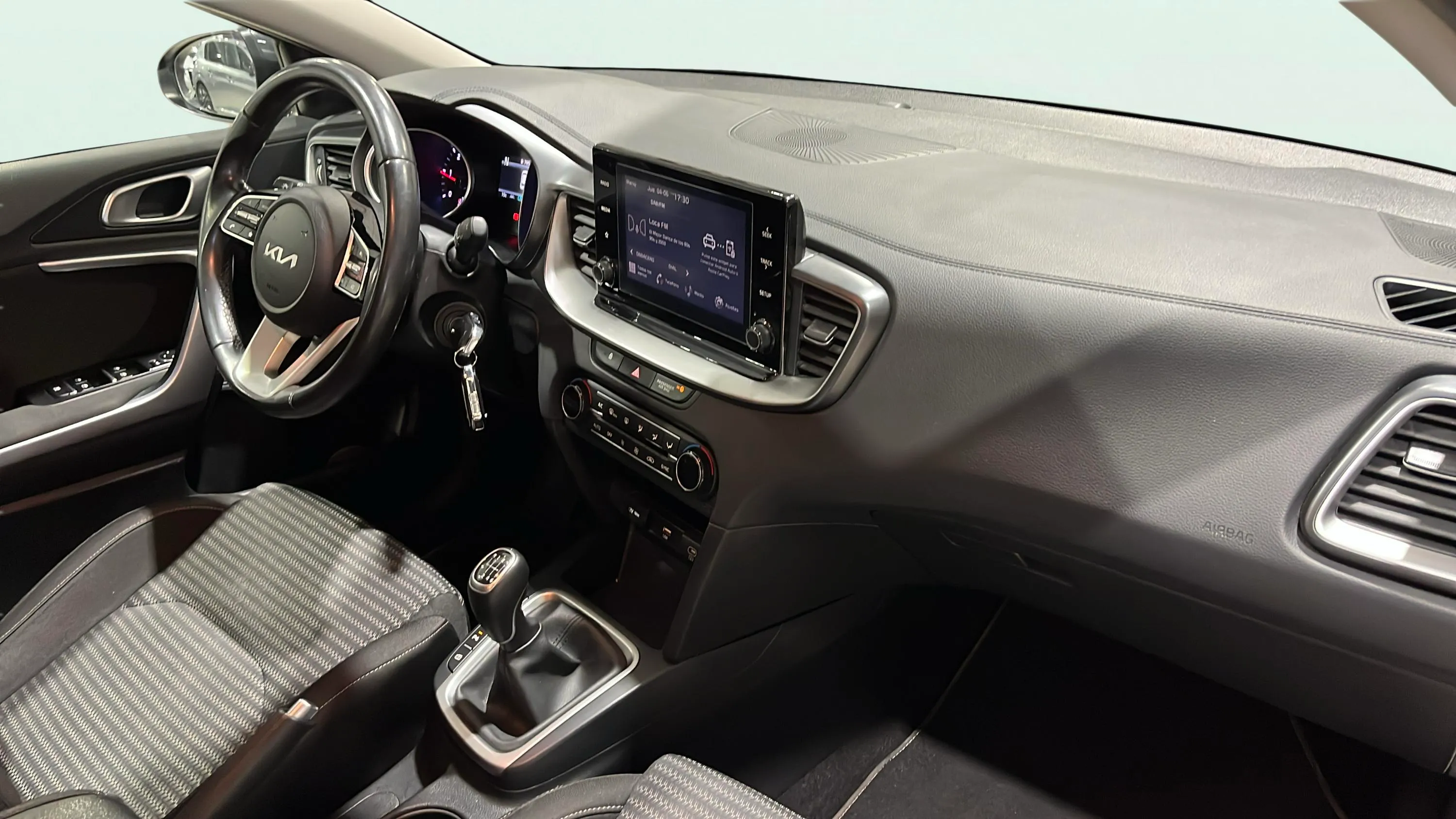 Kia Ceed 1.6 MHEV iMT Drive - foto 12