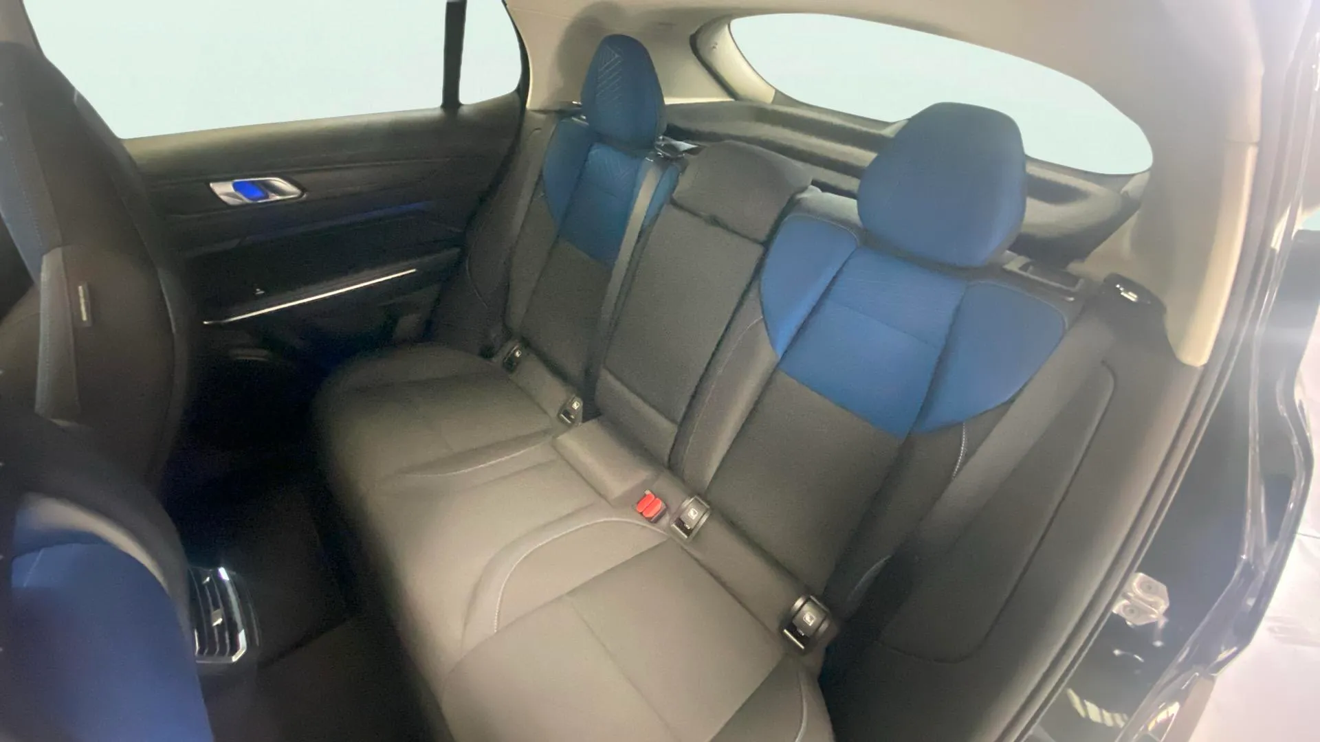 Lynk & Co 01 1.5 PHEV - foto 20