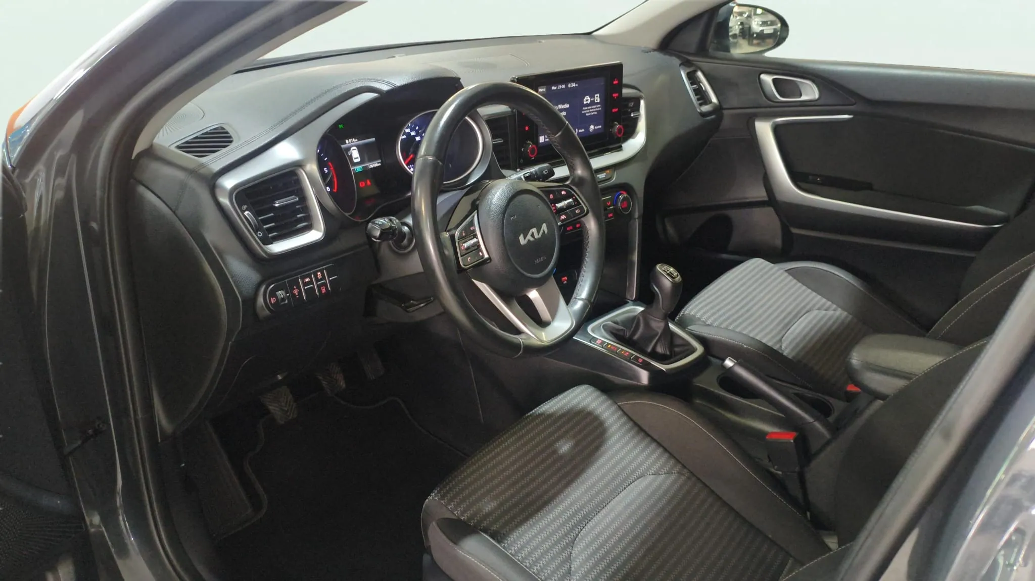 Kia Ceed 1.6 MHEV iMT Drive - foto 9