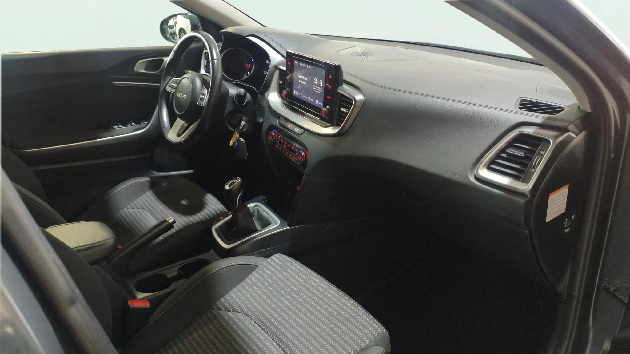 Kia Ceed 1.6 MHEV iMT Drive - foto 10