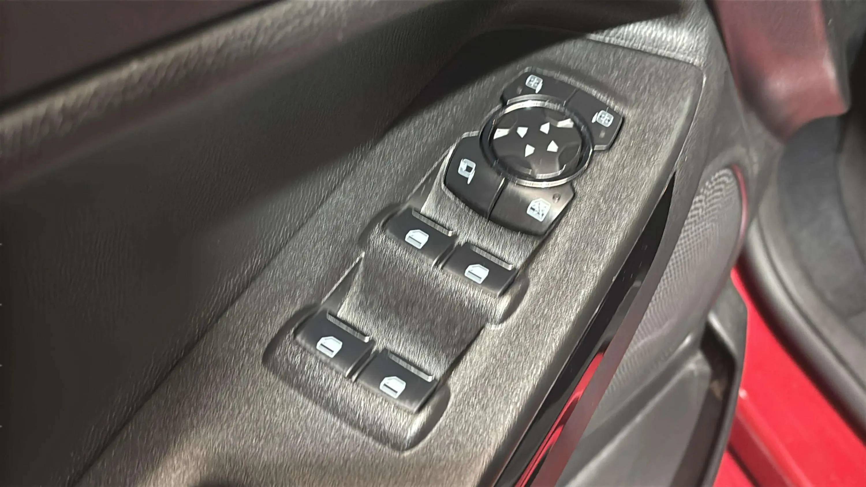 Ford EcoSport 1.0T EcoBoost ST Line - foto 23
