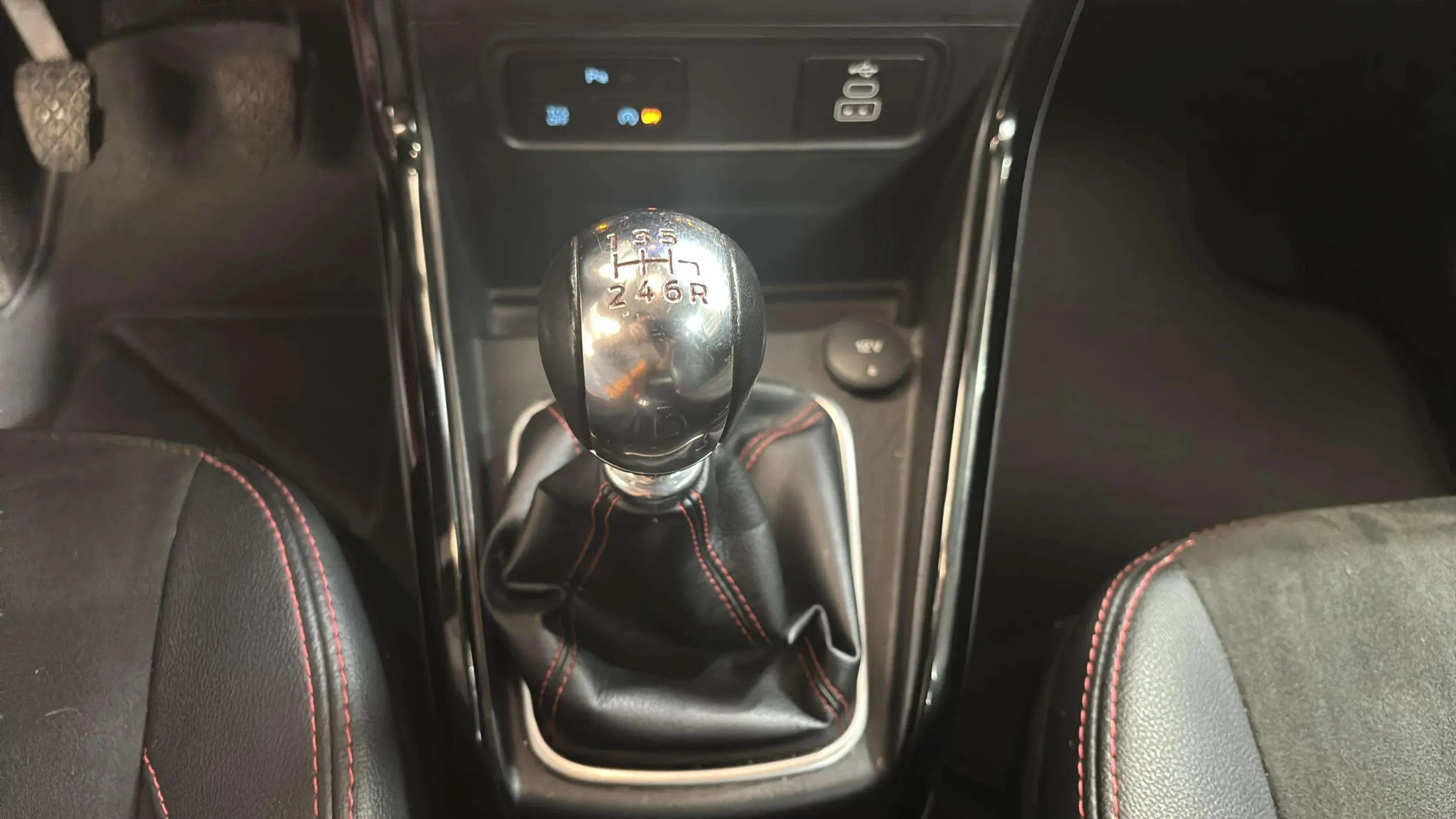 Ford EcoSport 1.0T EcoBoost ST Line - foto 15