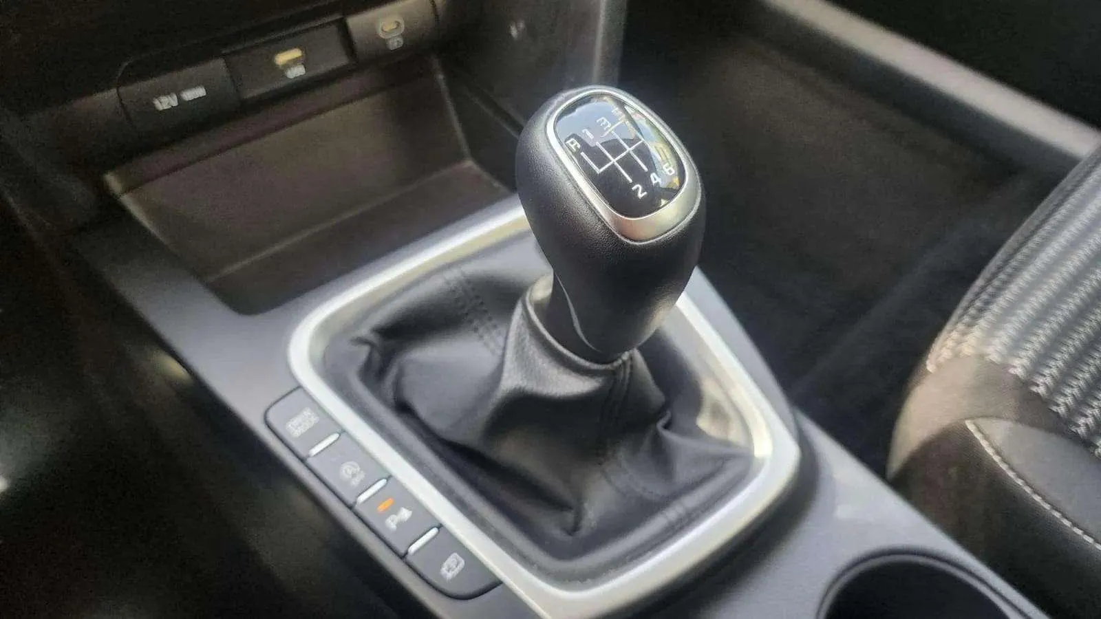 Kia Ceed 1.6 MHEV iMT Drive - foto 21
